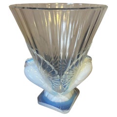 Vintage 20th century French Art Deco Opalescent Glass Sabino Vase, 1930s