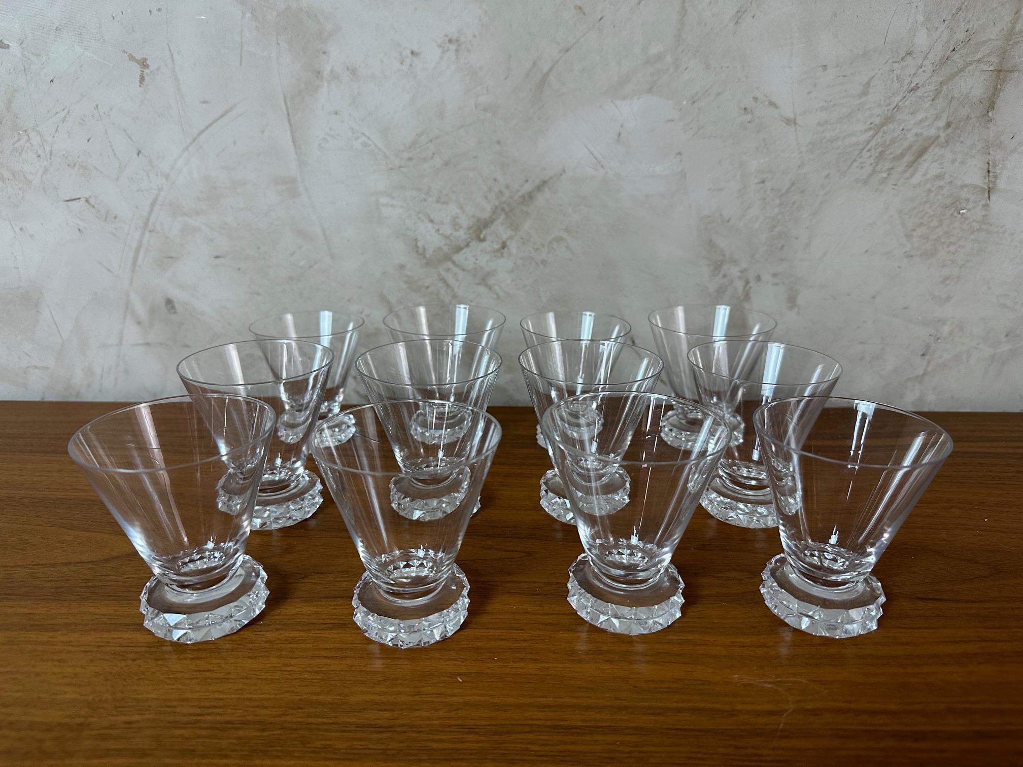 Ensemble de 34 verres en cristal Saint Louis, Art déco français du 20e siècle, années 1933 en vente 7