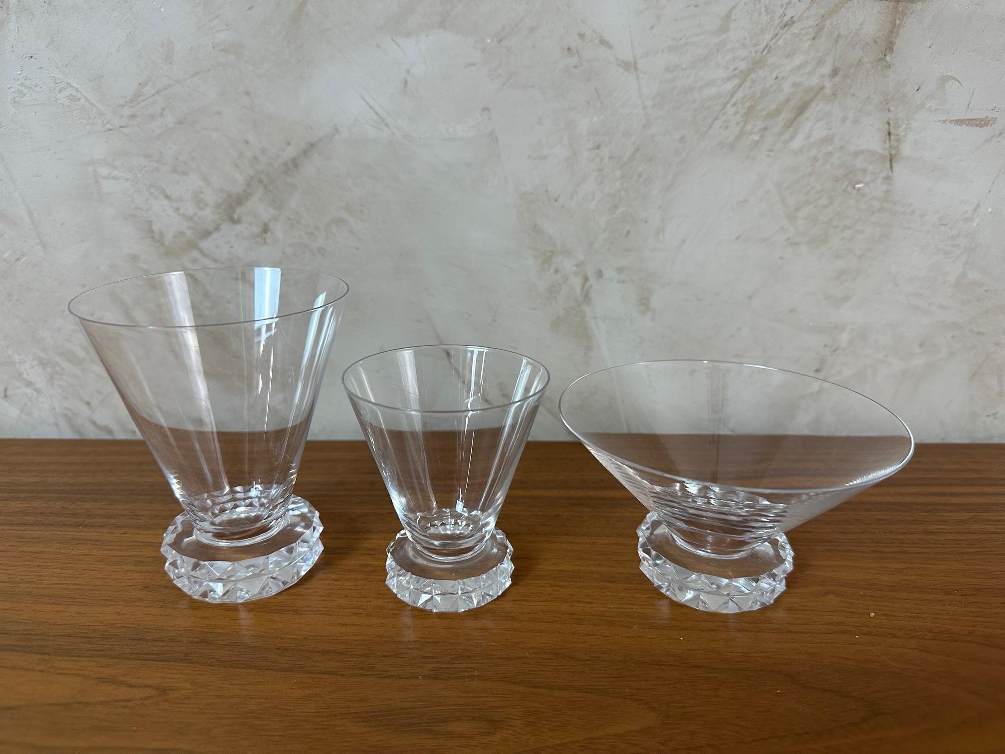 Ensemble de 34 verres en cristal Saint Louis, Art déco français du 20e siècle, années 1933 en vente 13