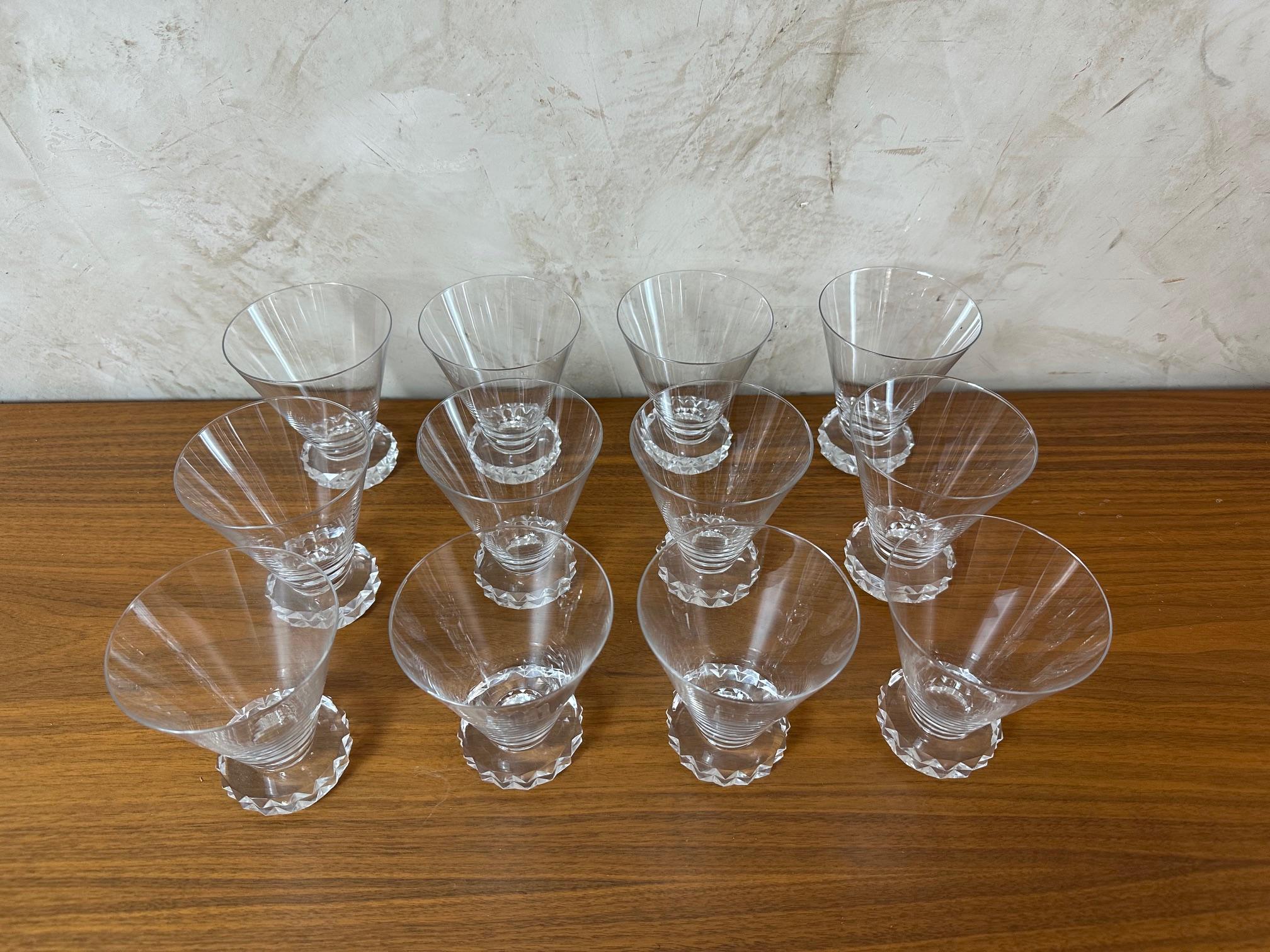 Ensemble de 34 verres en cristal Saint Louis, Art déco français du 20e siècle, années 1933 en vente 2