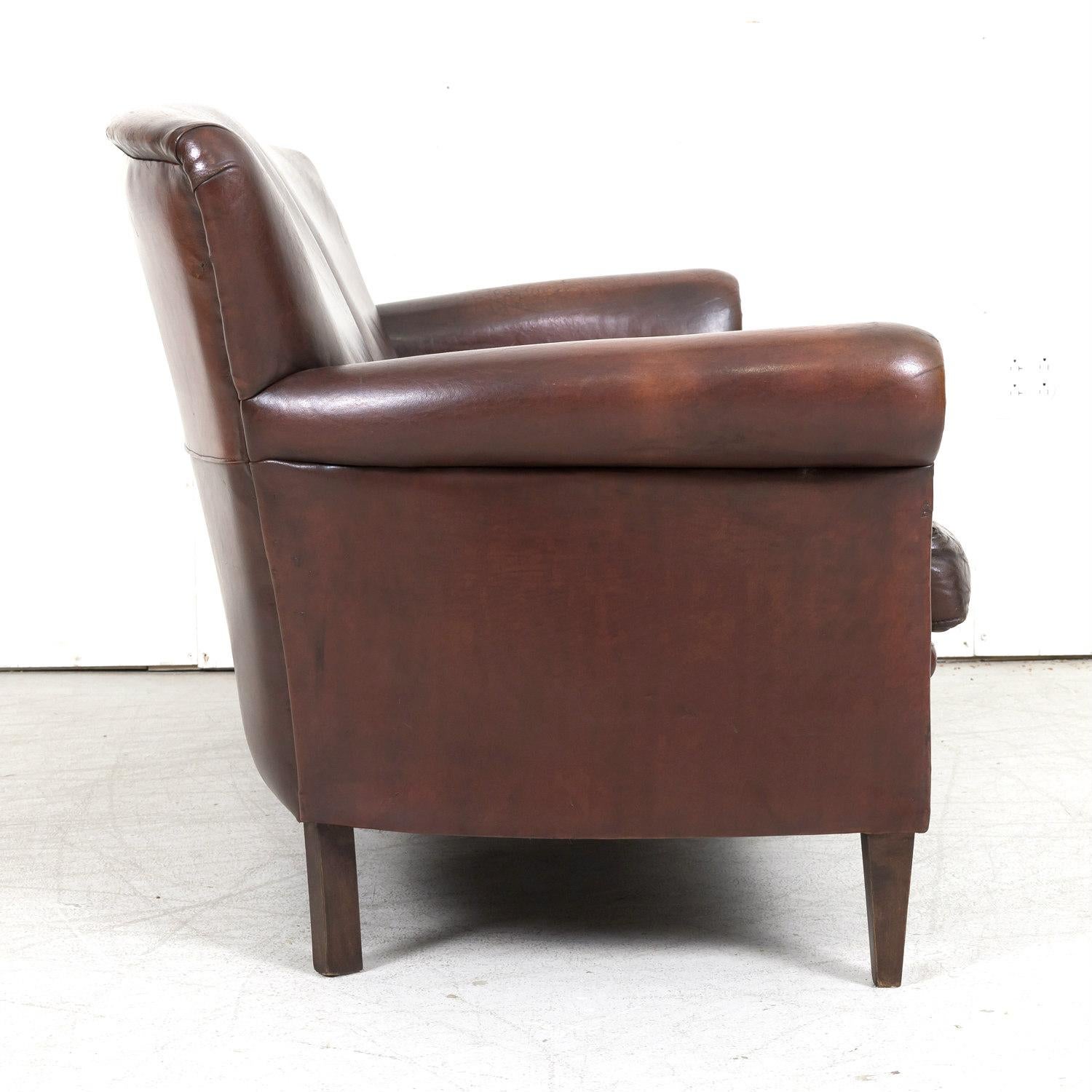 Canapé Art Déco français du 20ème siècle en cuir brun foncé d'origine en vente 6