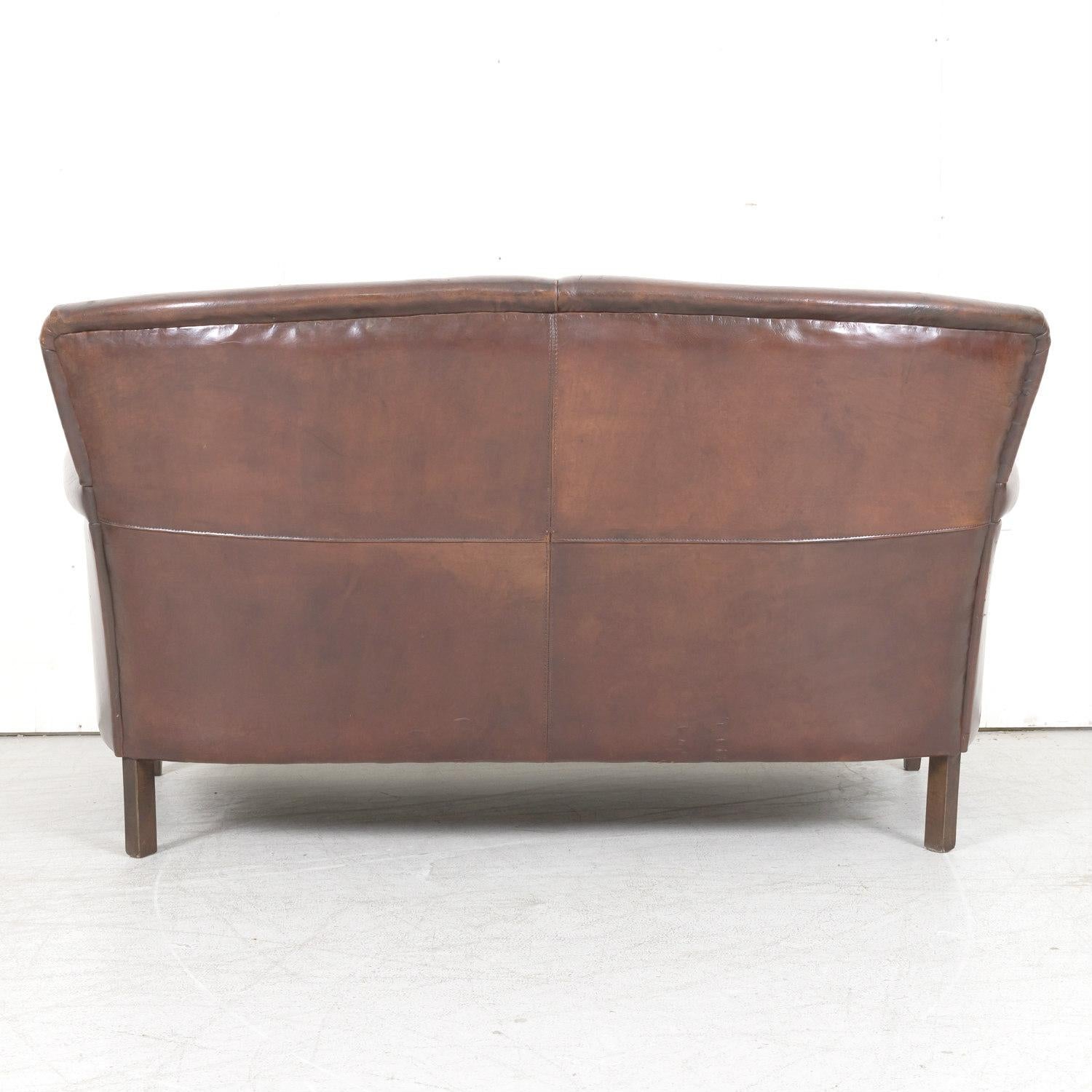 Canapé Art Déco français du 20ème siècle en cuir brun foncé d'origine en vente 9