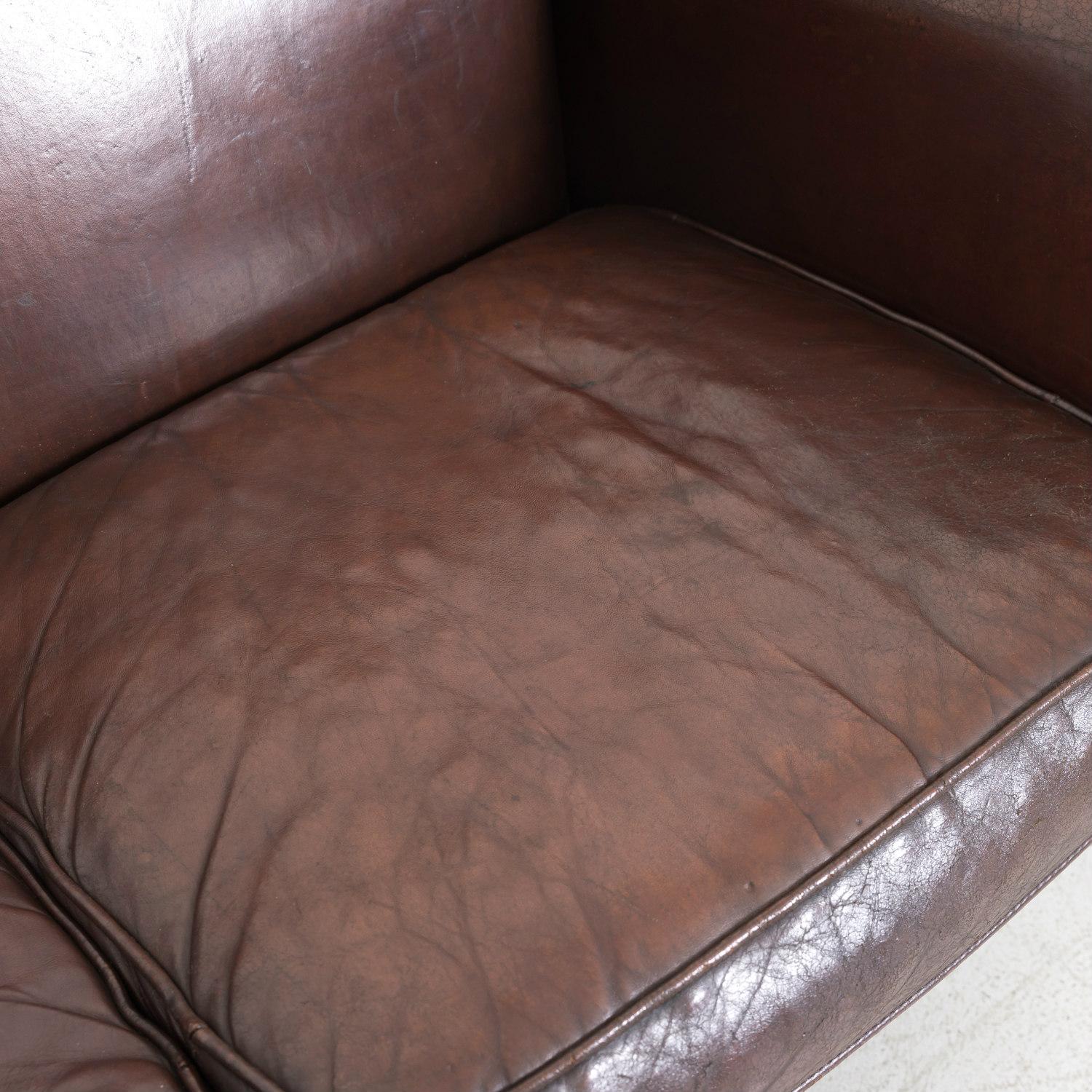20th Century French Art Deco Settee or Sofa in Original Dark Brown Leather For Sale 4