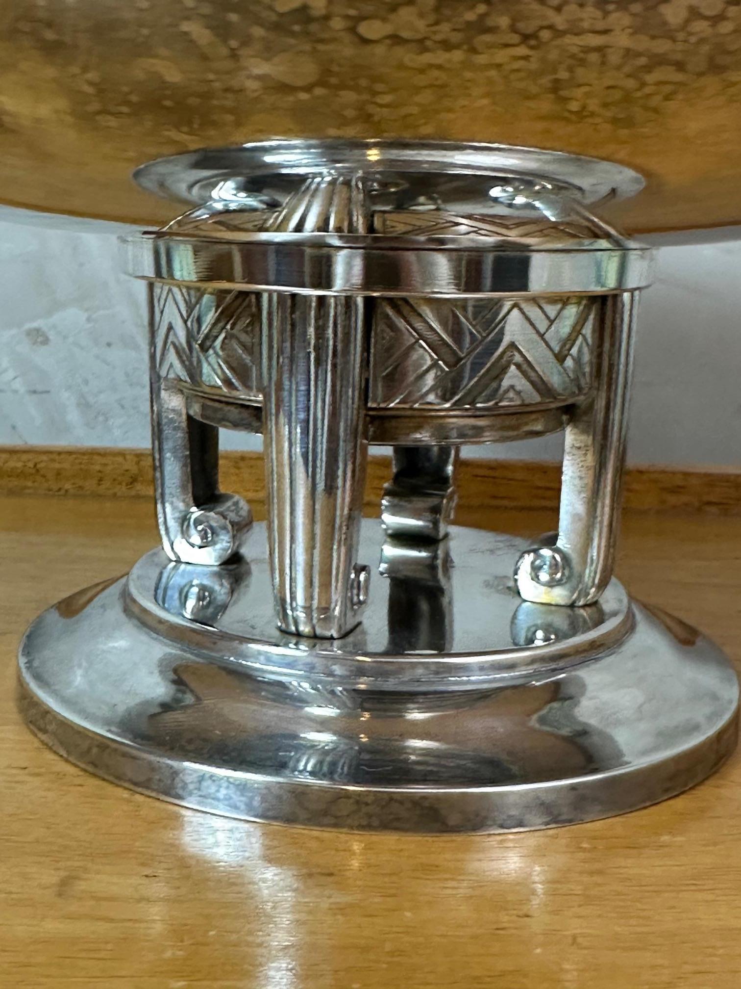 Ciotola decorativa in argento Art Decor francese del XX secolo, anni '30 In condizioni buone in vendita a LEGNY, FR