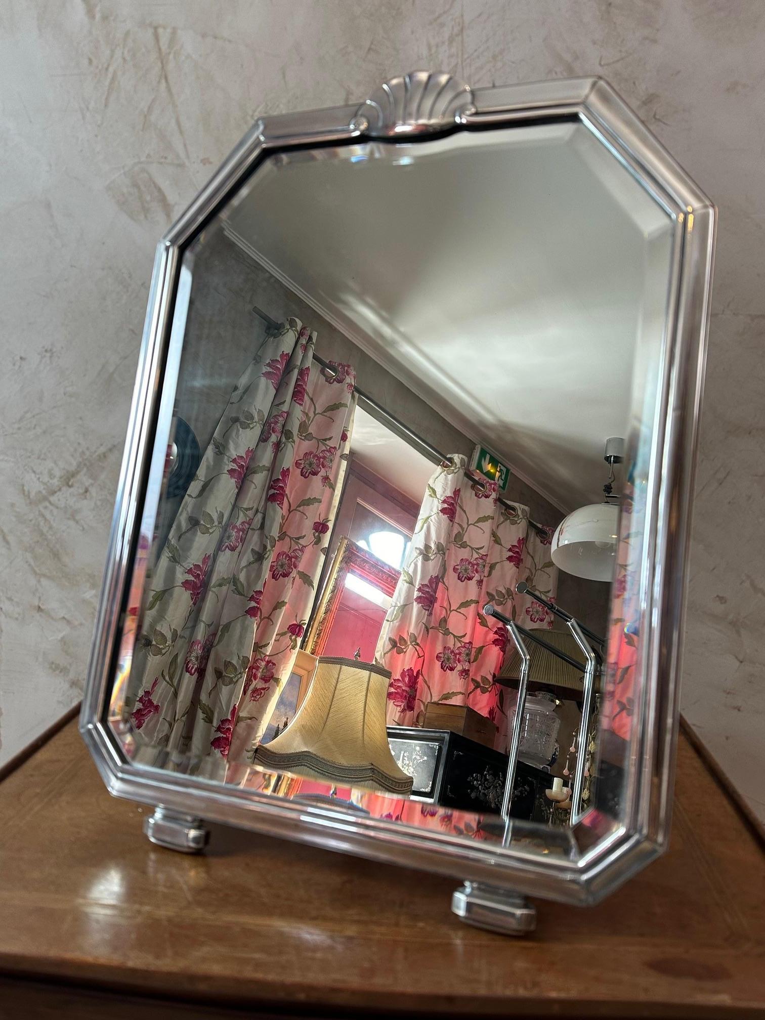 Milieu du XXe siècle 20ème siècle Français Art Deco Mirror Table, 1930s en vente
