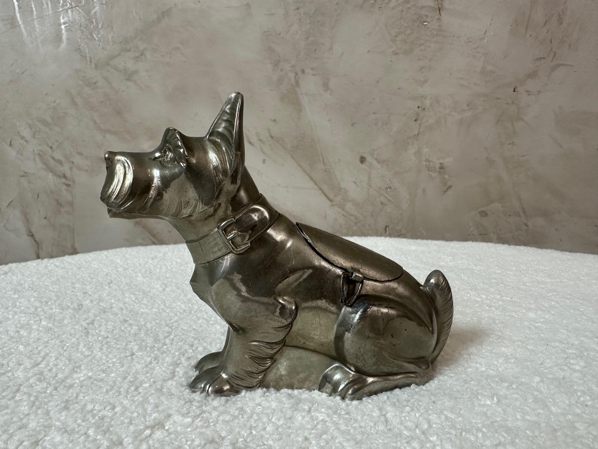 Perro hucha de plata Art decó francés del siglo XX, años 30 Art Decó en venta