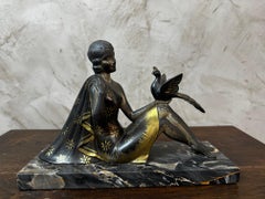 Scultura in spelta Art déco francese del XX secolo firmata H. Bal, anni '30