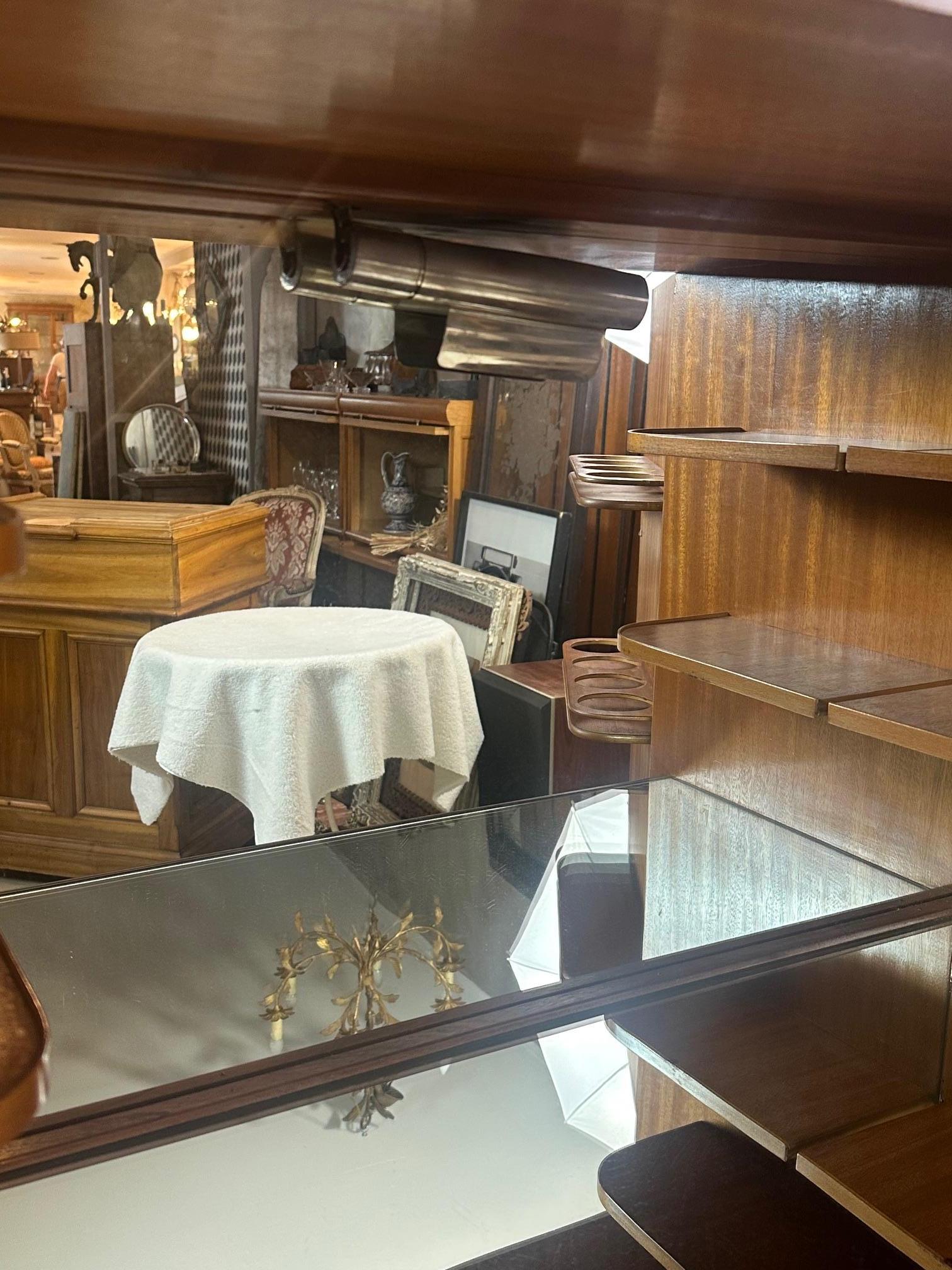 Barra francesa Art Decó del siglo XX de chapa de nogal y espejo, años 30 en venta 8