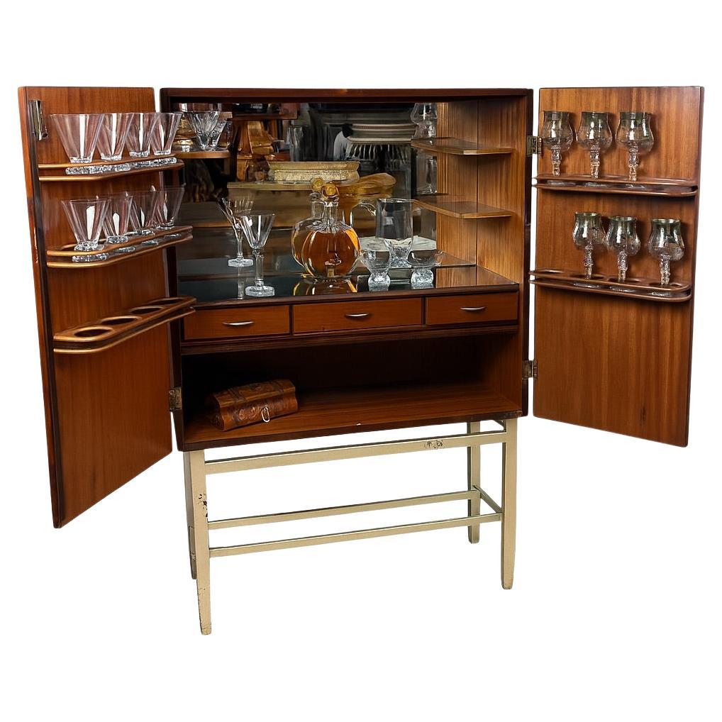 20th century French Art Deco Walnut Veneer and Mirror Bar, 1930s