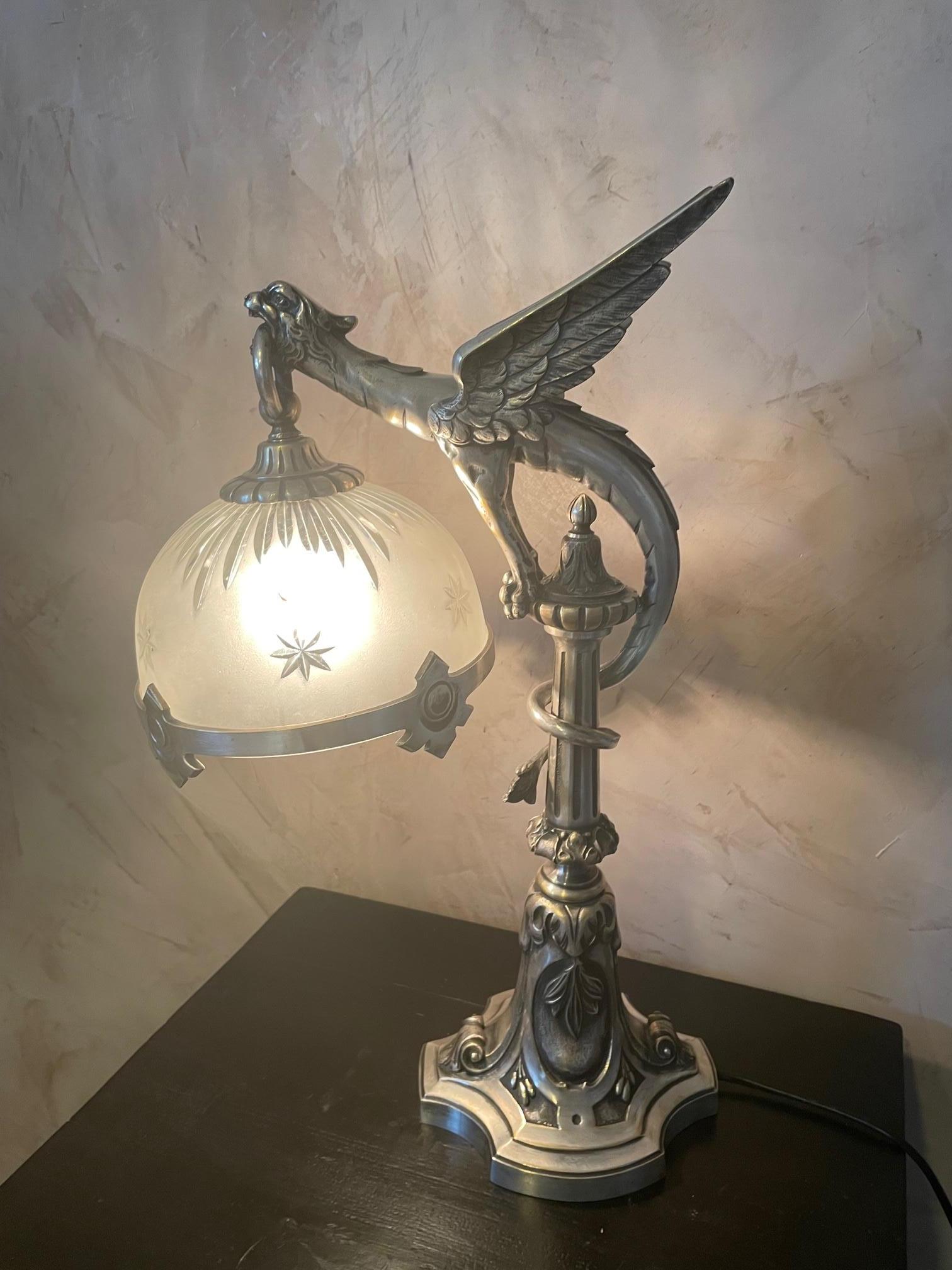Lampe de table en bronze et verre Art Nouveau français du 20e siècle en vente 6