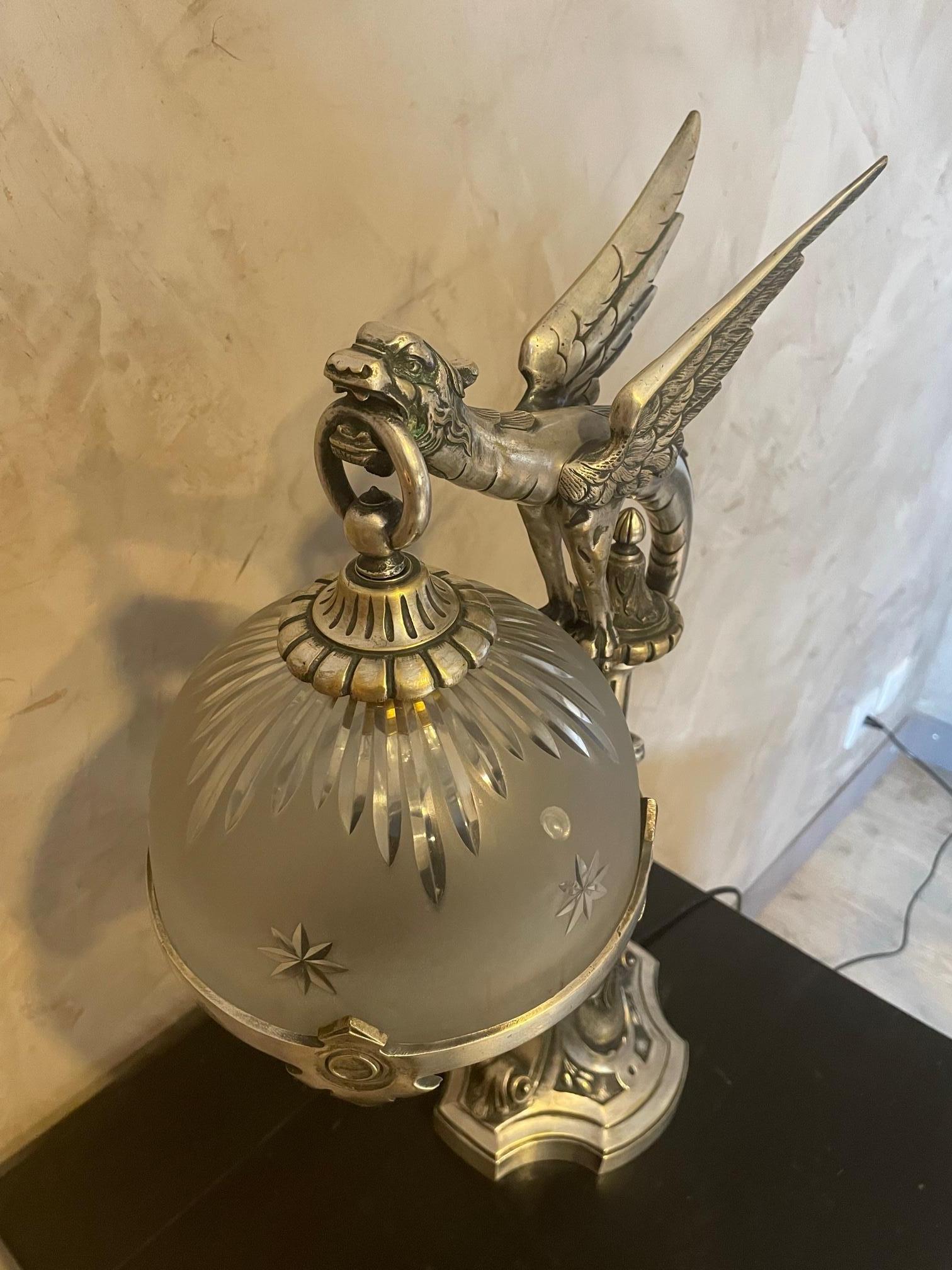 Lampe de table en bronze et verre Art Nouveau français du 20e siècle en vente 1