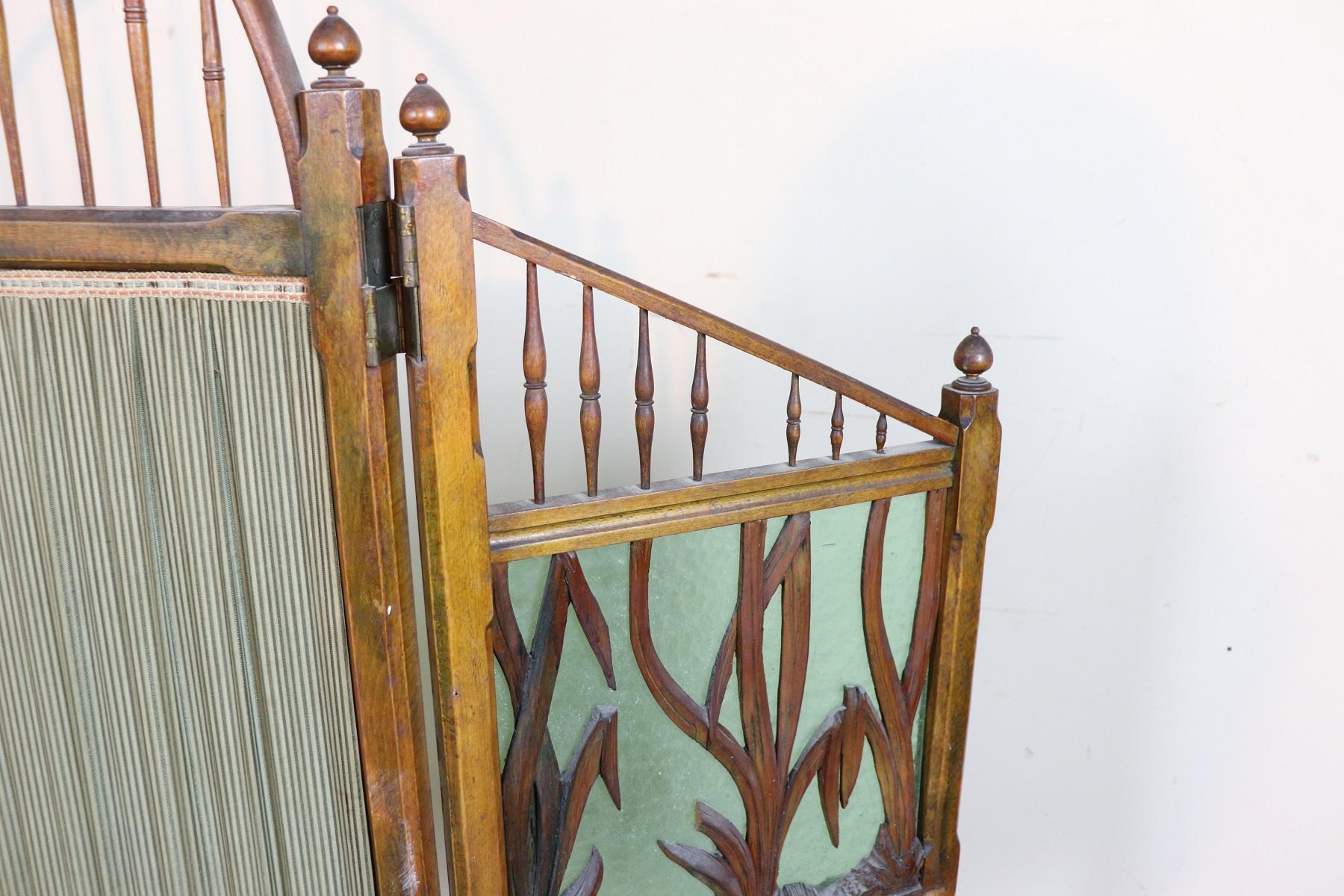 20th Century French Art Nouveau in Wood Colored Glass and Fabric Screen In Good Condition In Casale Monferrato, IT