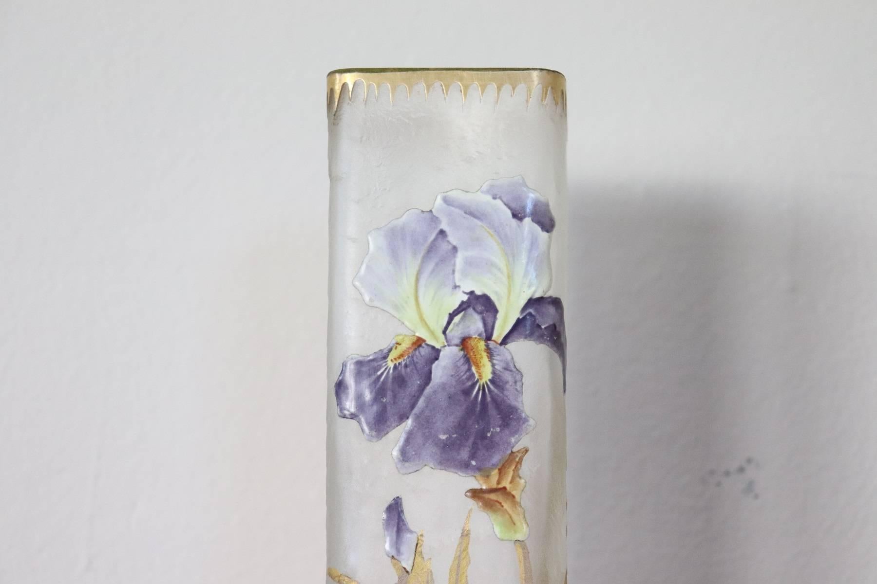 Important and refined French big vase in transparent glass with enameled violet flowers and gold decoration. A true work of glass art!
The vase is signed.
Below the base is the shield with St. Denis and signature Mont Joye L C (Legras and C).
 