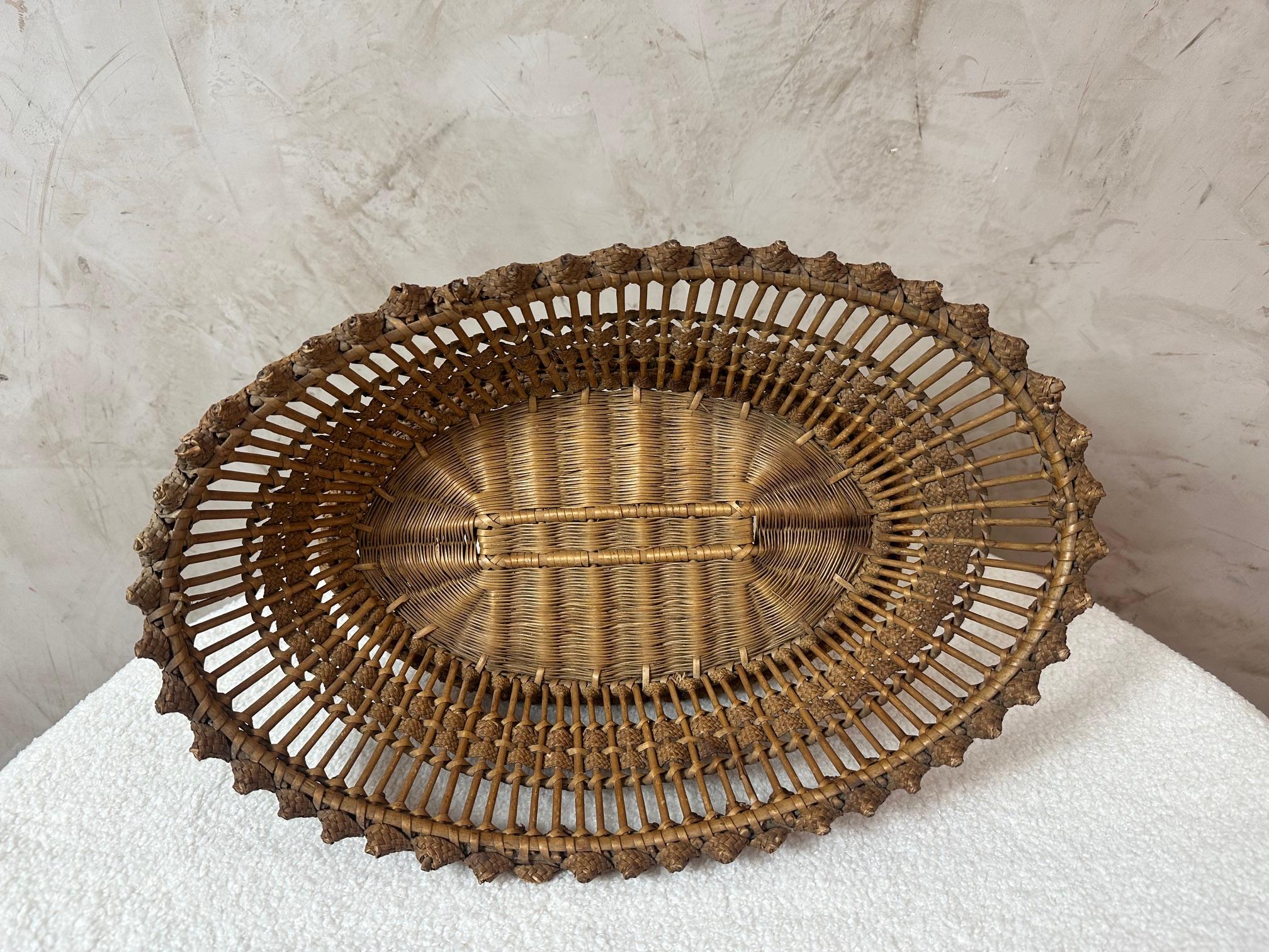 Französische Handwerkskunst des 20. Jahrhunderts Dekorativer Korb, 1950er Jahre im Angebot 5