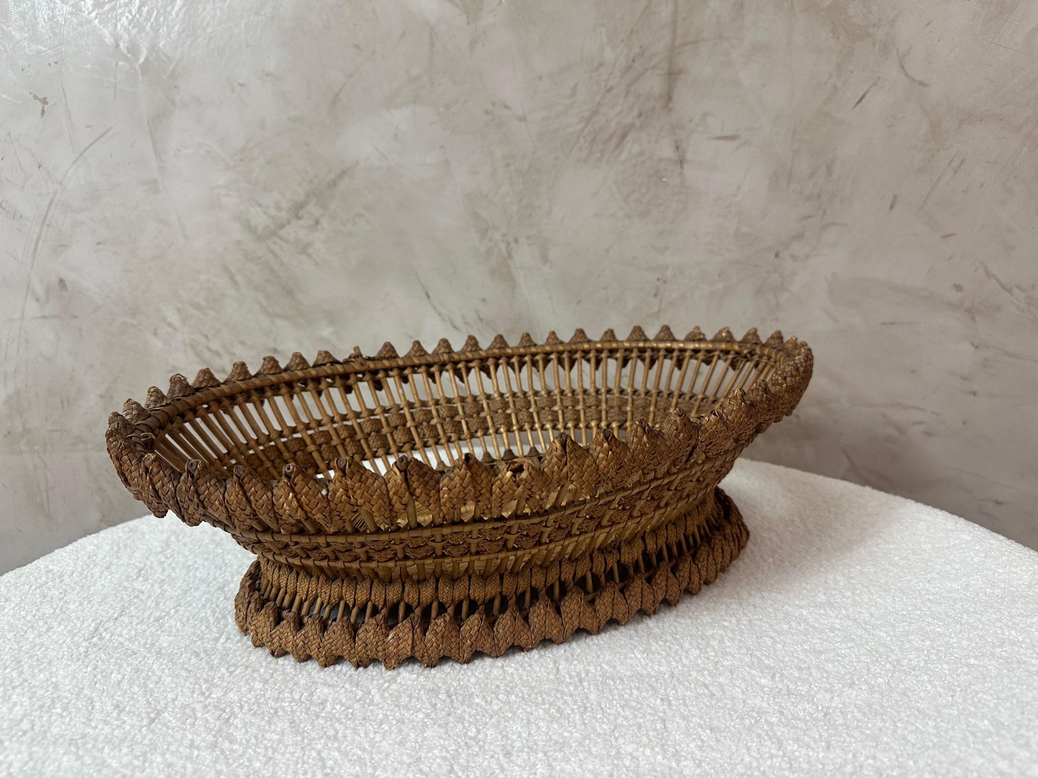 Französische Handwerkskunst des 20. Jahrhunderts Dekorativer Korb, 1950er Jahre im Angebot 6