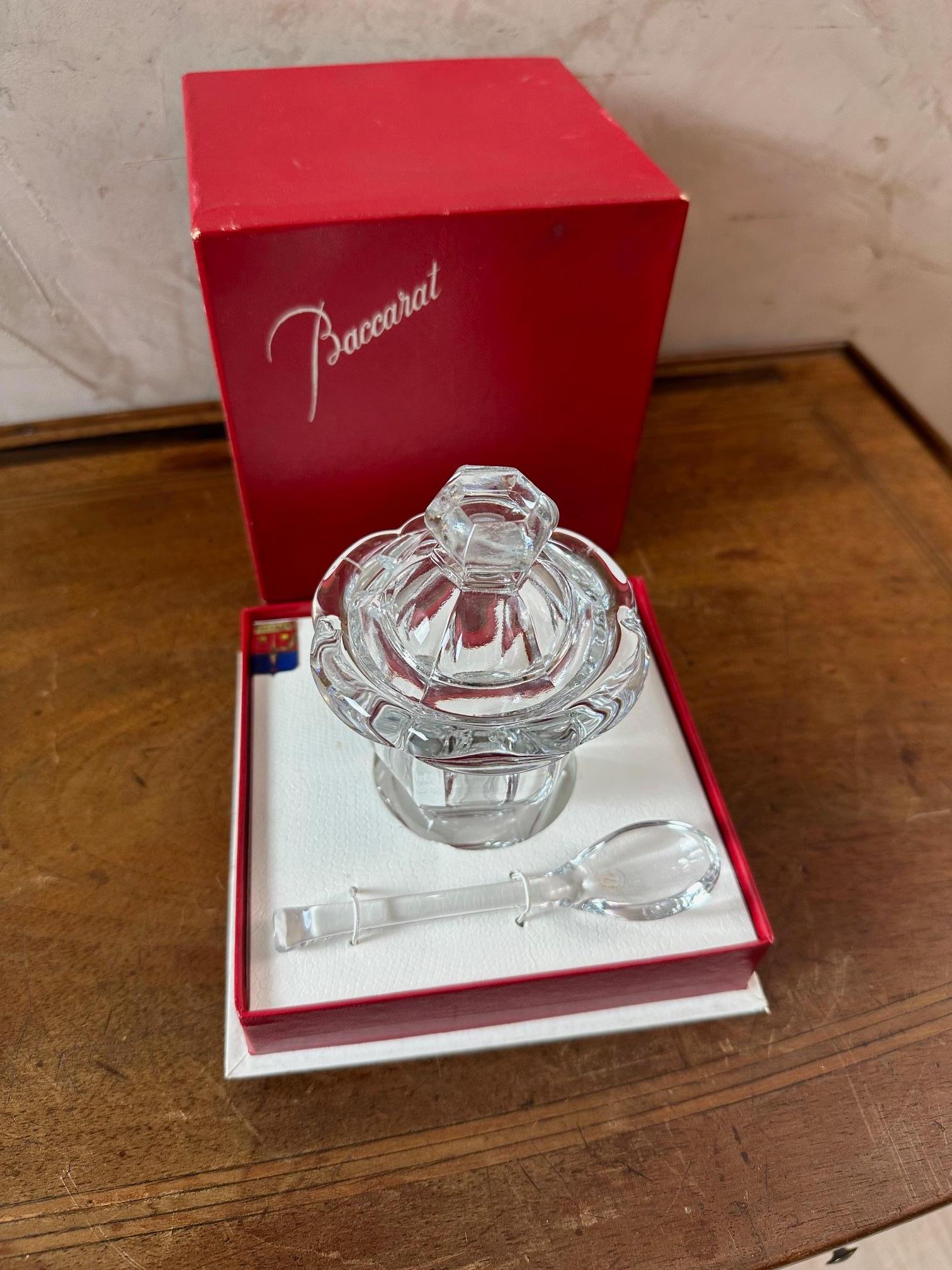 Vasetto e cucchiaio di senape in cristallo Baccarat del XX secolo, anni '30 in vendita 5