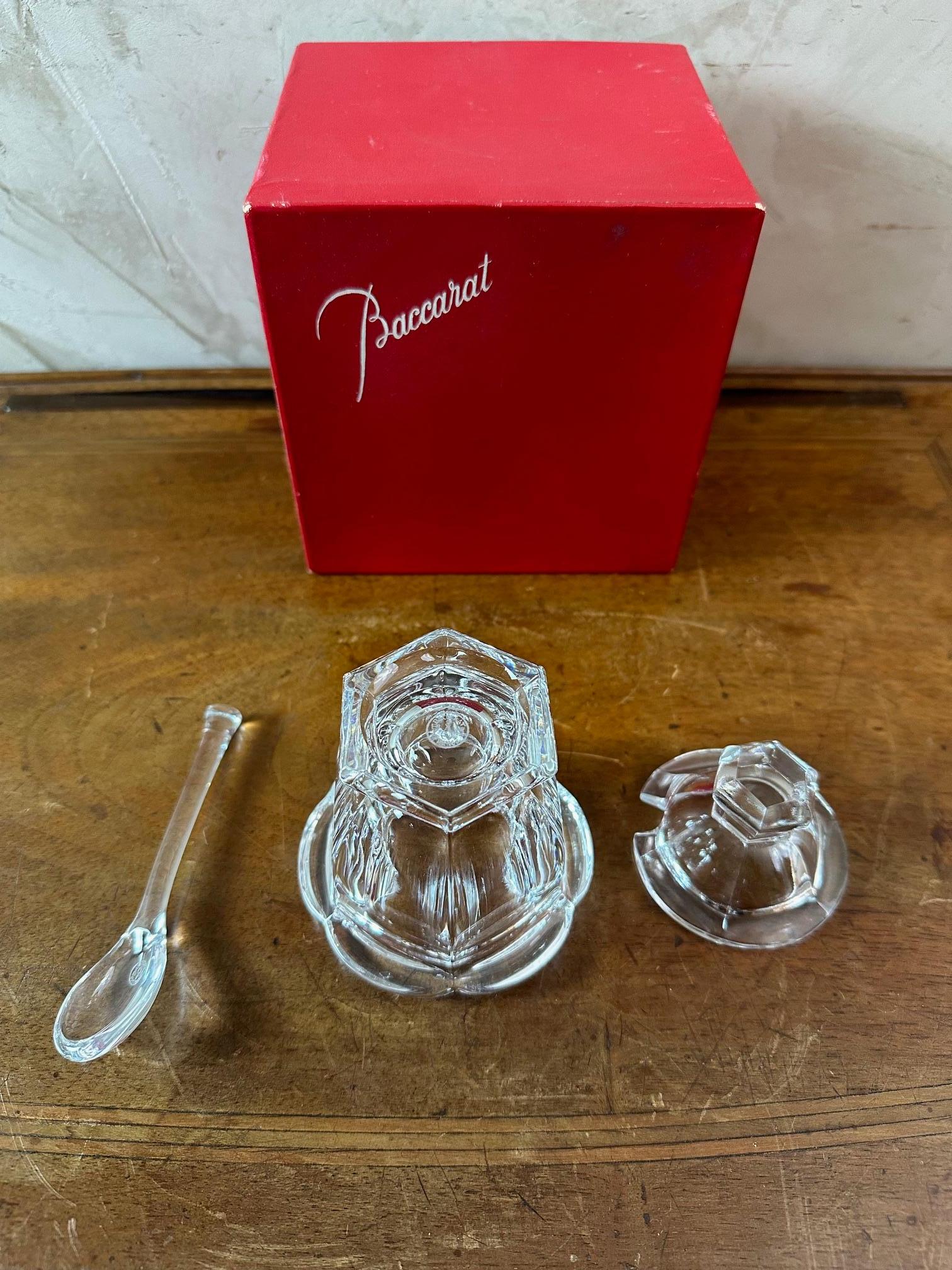 Vasetto e cucchiaio di senape in cristallo Baccarat del XX secolo, anni '30 in vendita 2