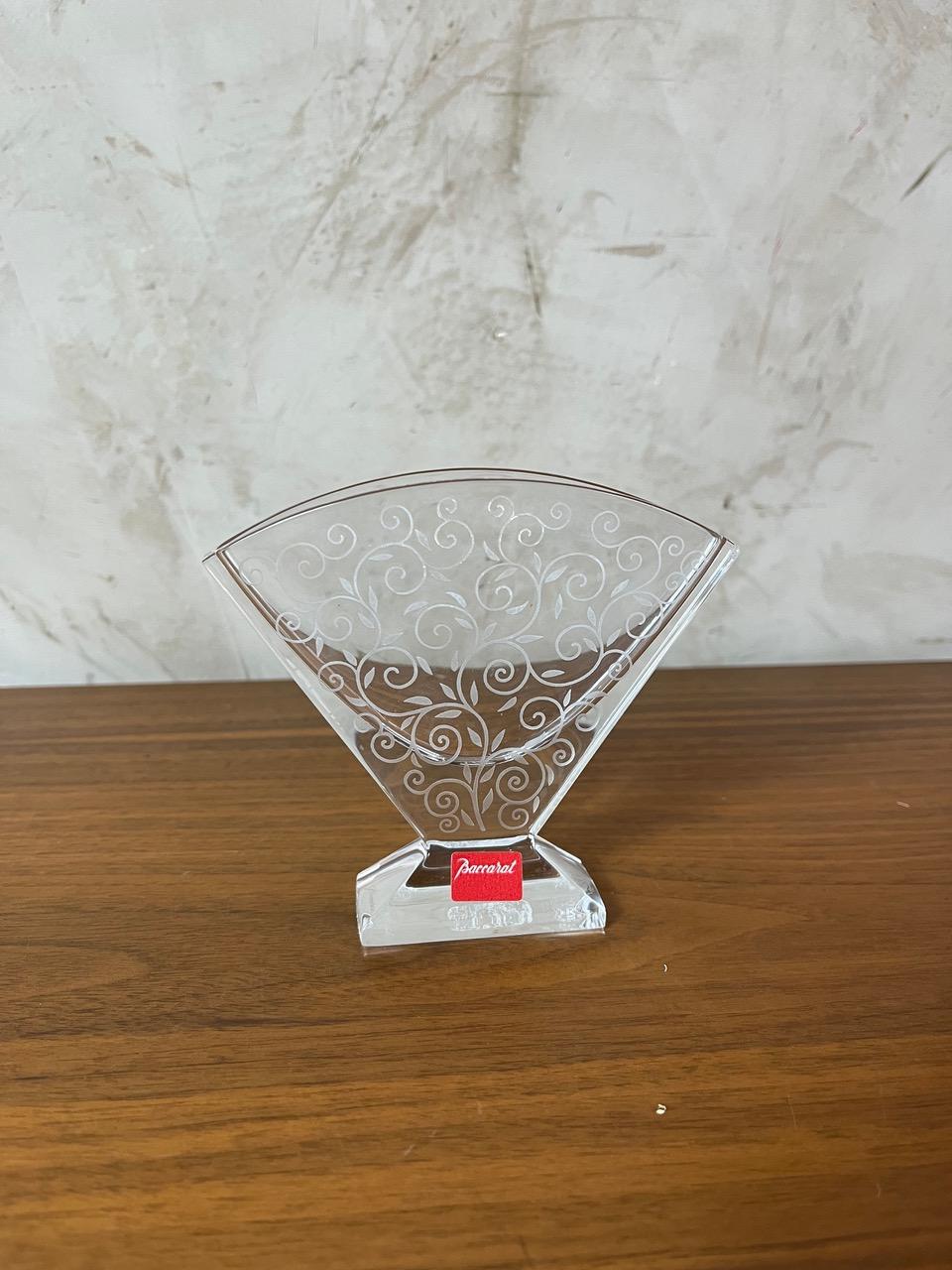 Francese Vaso di cristallo Baccarat francese del XX secolo, anni '50 in vendita