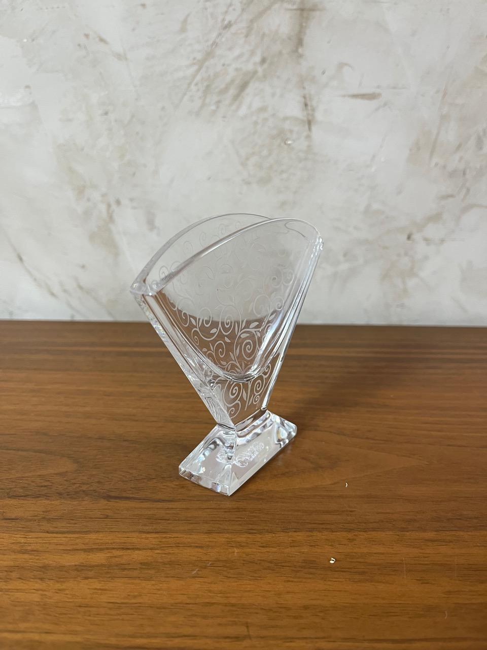 Metà XX secolo Vaso di cristallo Baccarat francese del XX secolo, anni '50 in vendita