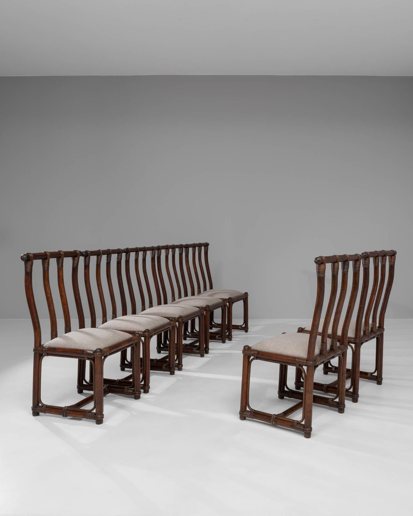 Französische Bambus-Esszimmerstühle des 20. Jahrhunderts mit gepolsterten Sitzen, 7er-Set (Polster) im Angebot