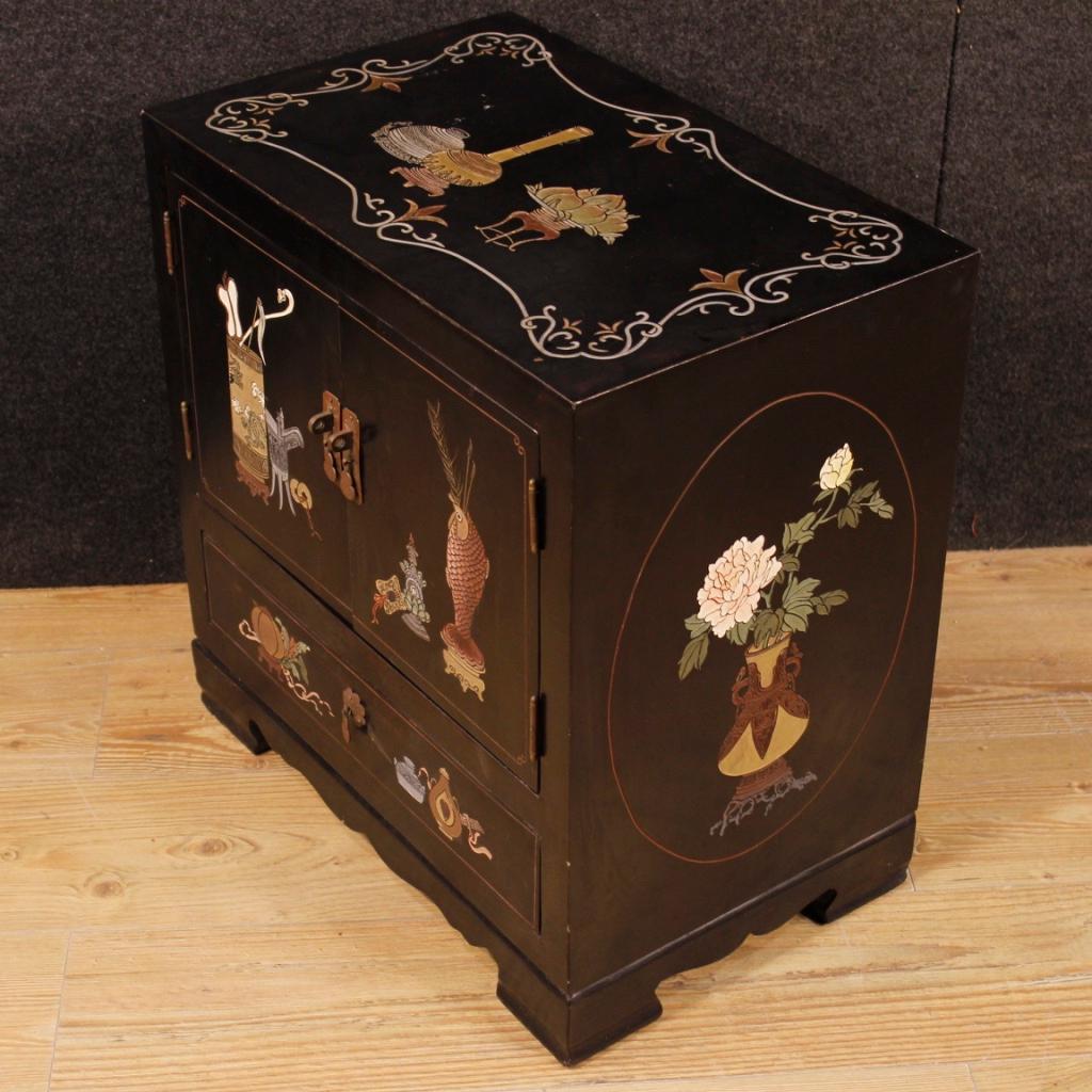 20th Century French Bedside Table in Lacquered and Painted Chinoiserie Wood 6