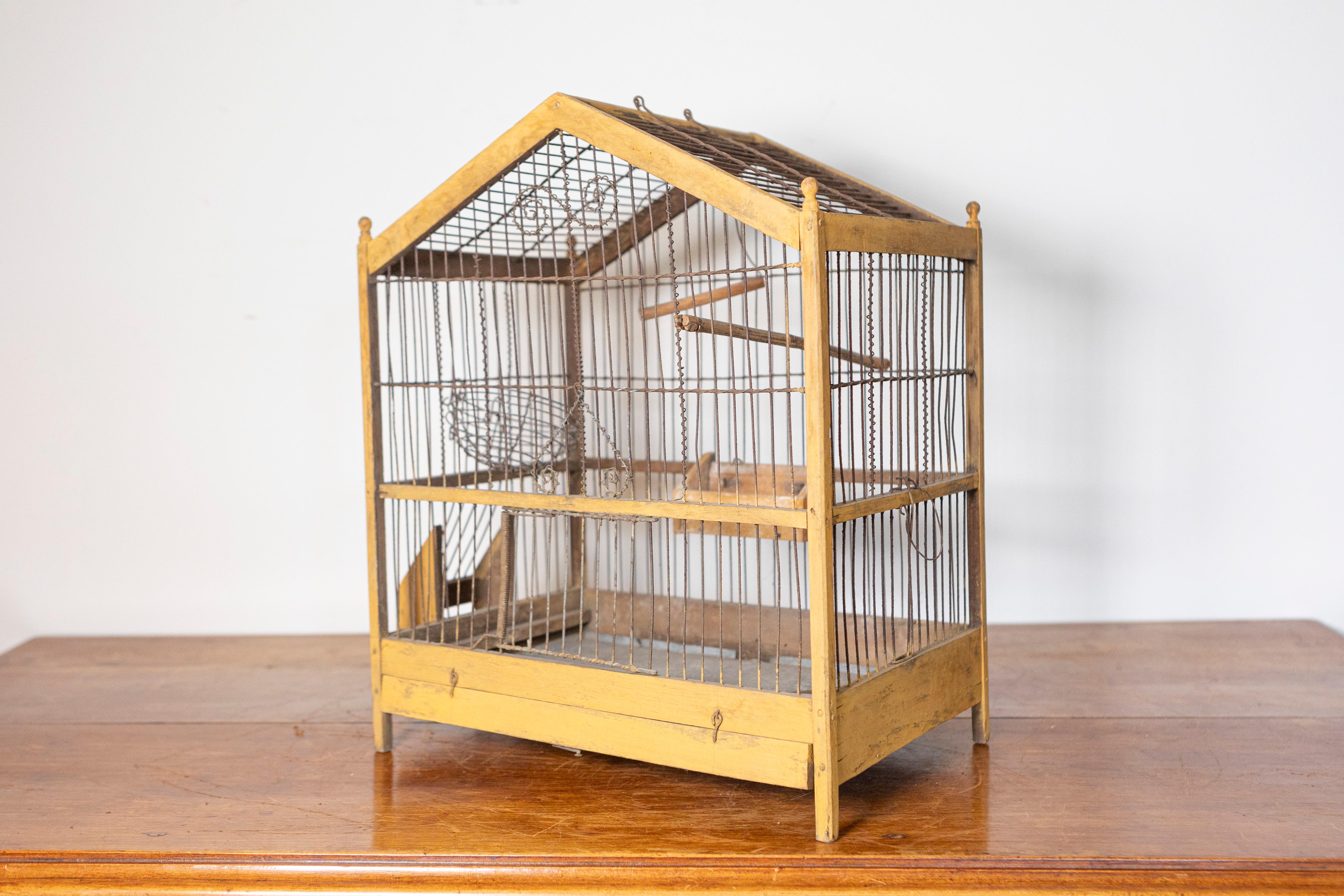 20th Century French Birdcage in Painted Wood and Iron In Good Condition For Sale In Atlanta, GA