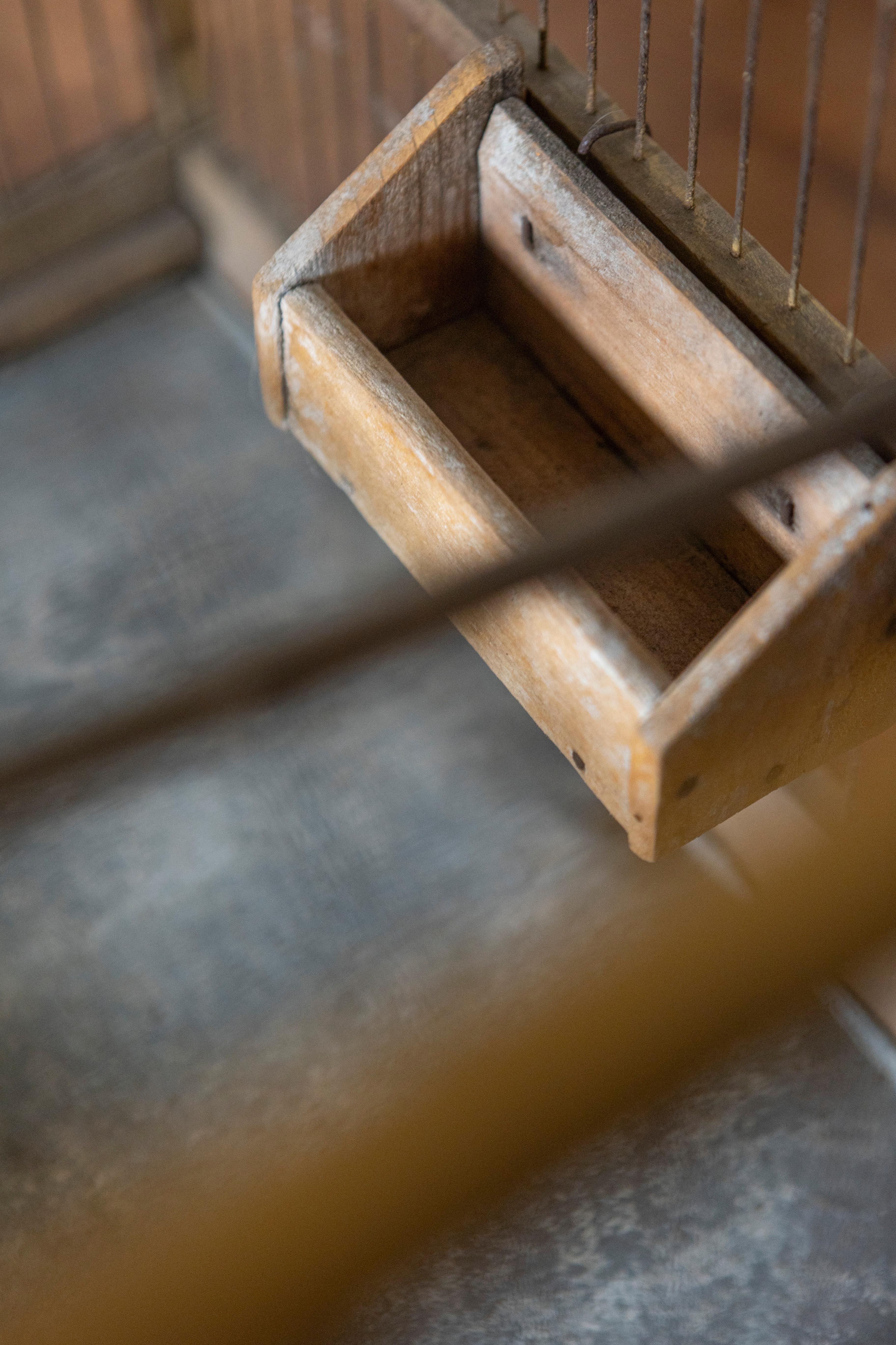 20th Century French Birdcage in Painted Wood and Iron For Sale 1