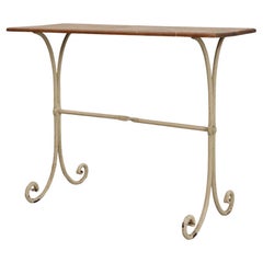 Table de bistrot française du 20ème siècle avec base en fonte et plateau en Oak