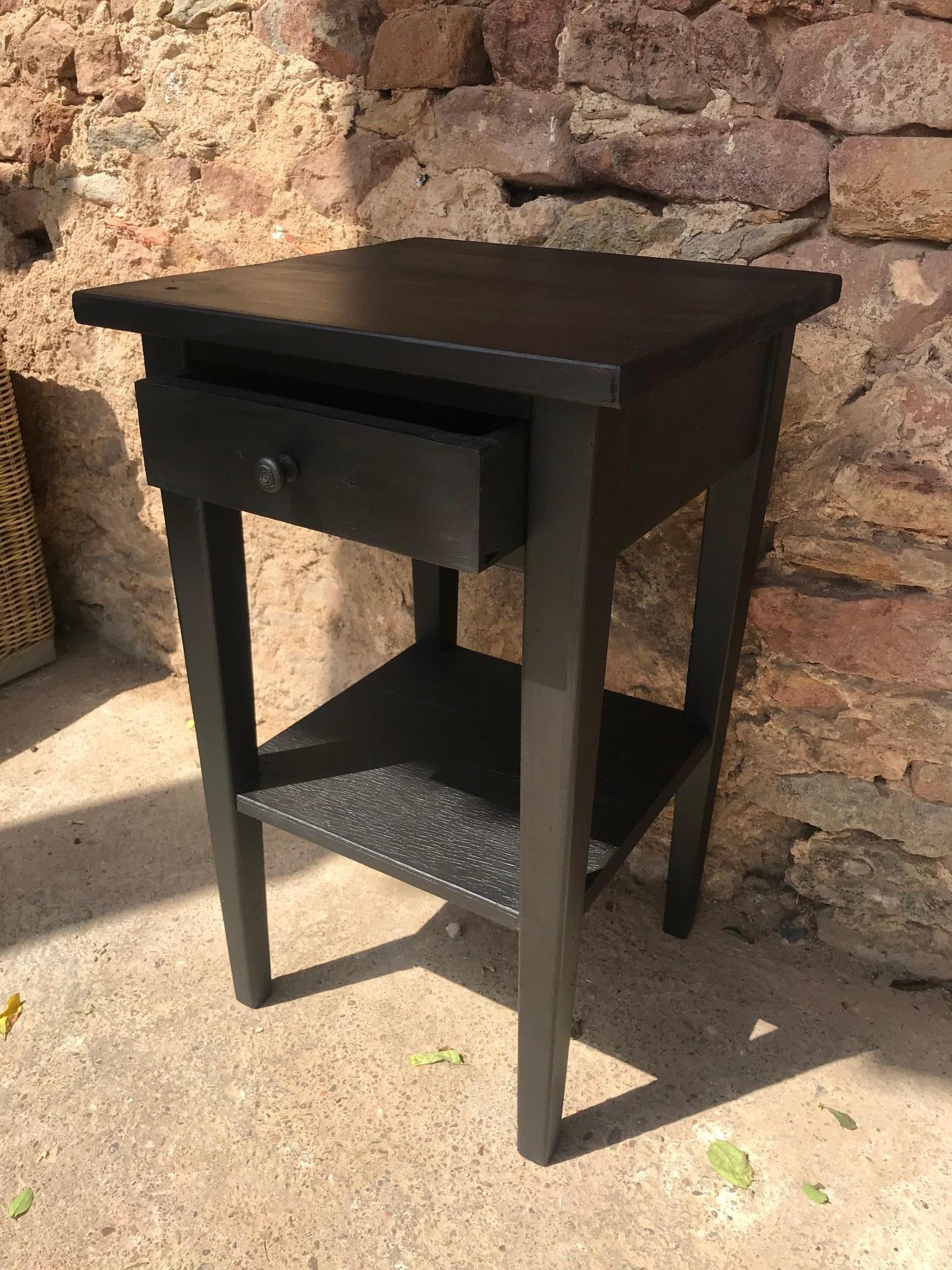 Very nice 20th century French black painted fir side table from the 1920s.
Can be used as a bedside.
One drawer. 
Good condition and quality.