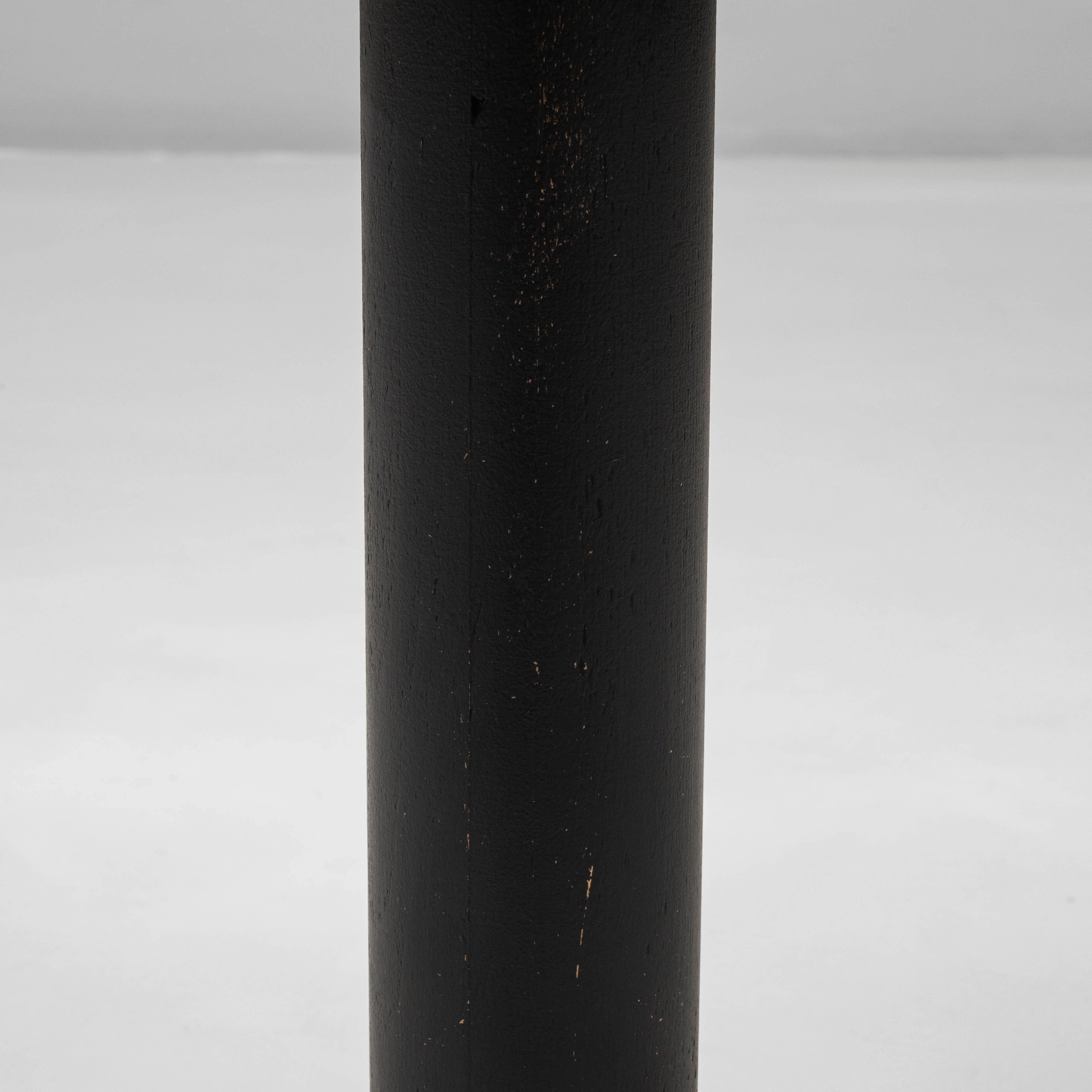 Supporto per bastone in legno patinato nero del XX secolo in vendita 5