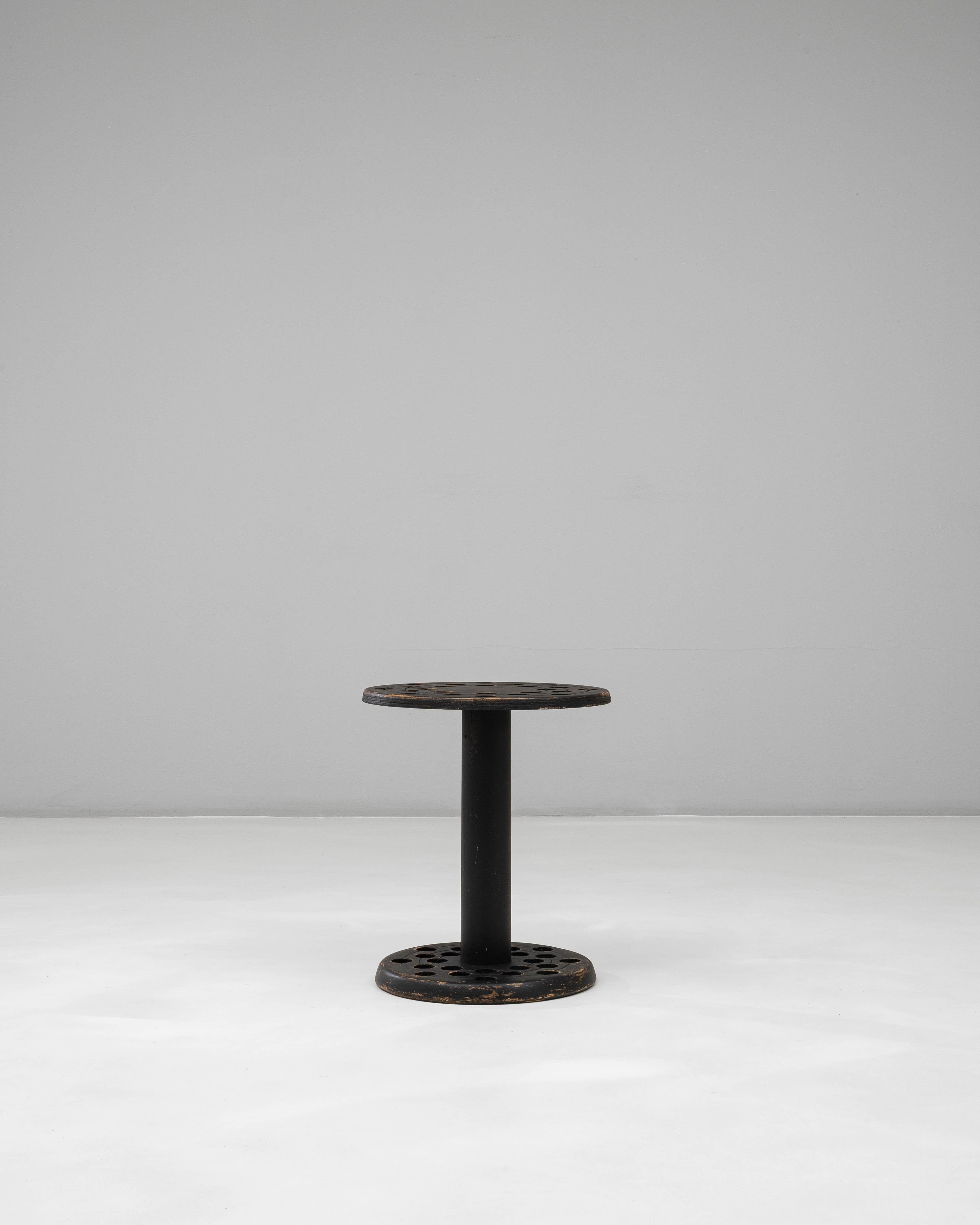 Legno Supporto per bastone in legno patinato nero del XX secolo in vendita