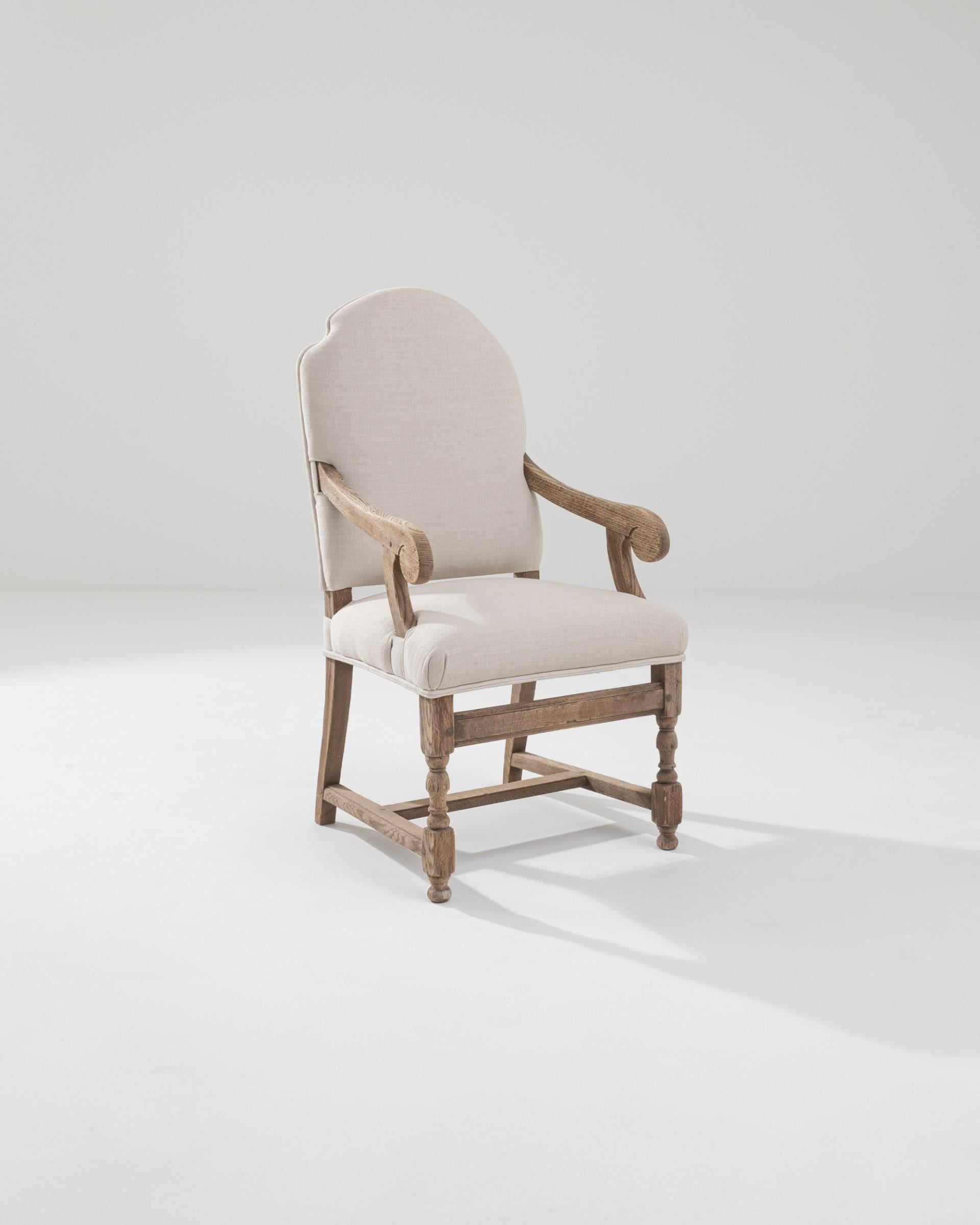 Französische Sessel aus gebleichter Eiche, 20. Jahrhundert (Handgeschnitzt) im Angebot