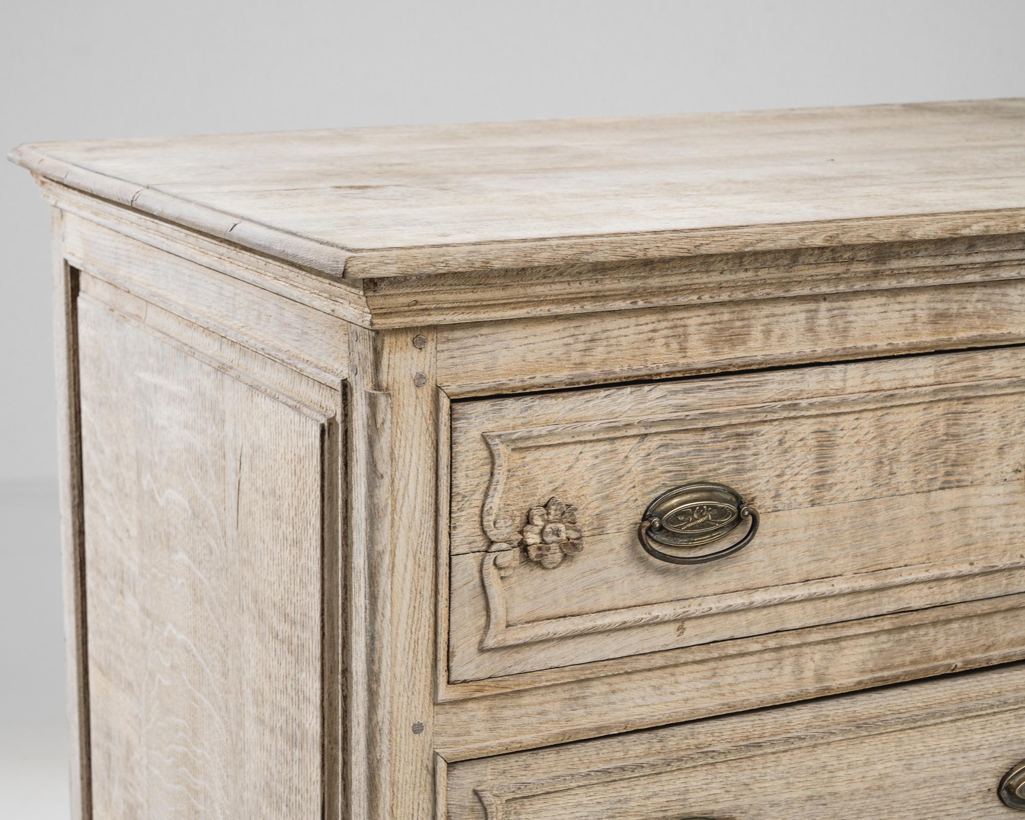 Wood 20th Century French Bleached Oak Chest Of Drawers For Sale