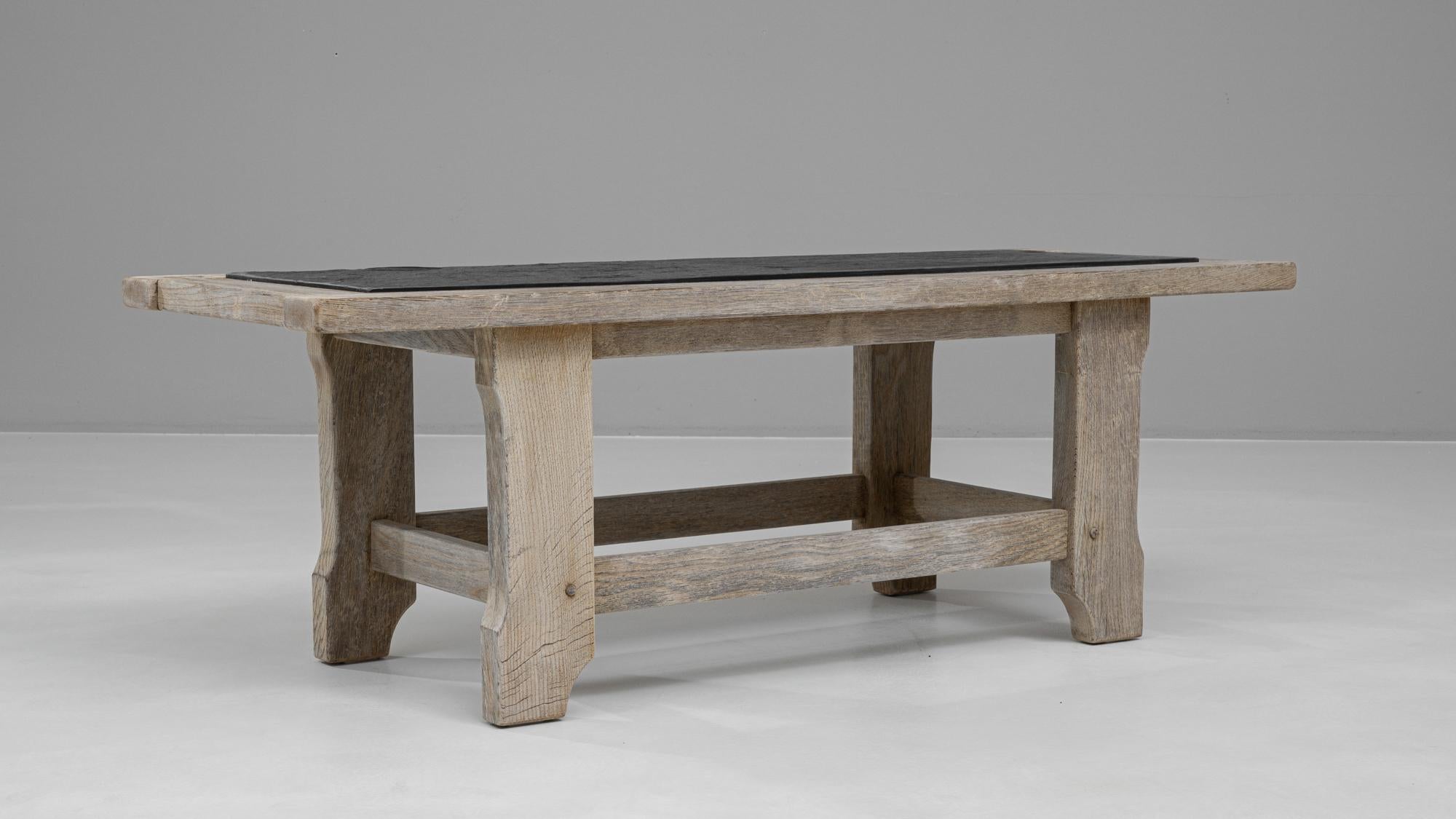 Ardoise 20ème siècle  Table basse française en Oak Oak blanchi avec plateau en pierre d'ardoise en vente