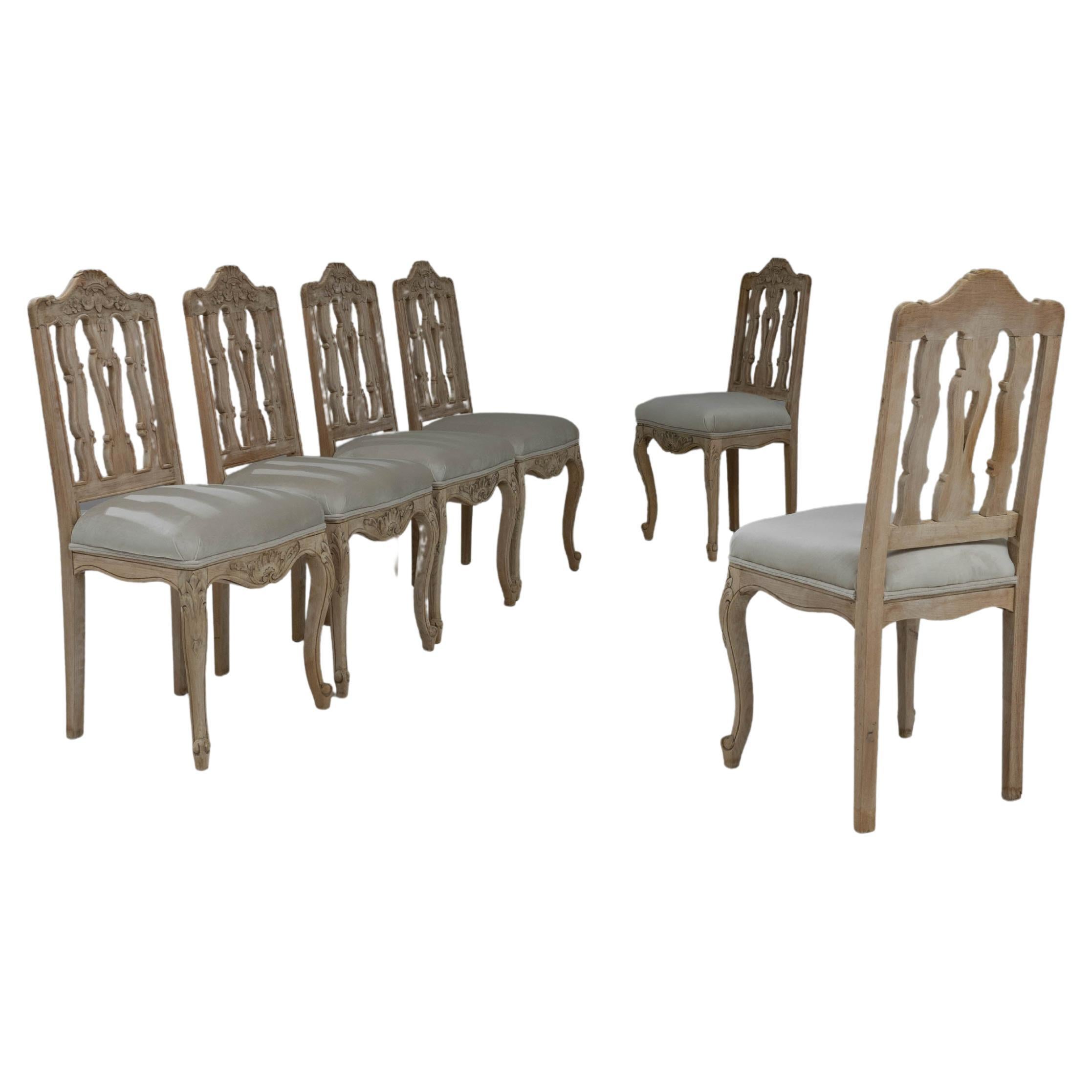 Französische Esszimmerstühle aus gebleichter Eiche des 20. Jahrhunderts mit gepolsterten Sitzen, 6er-Set, Set