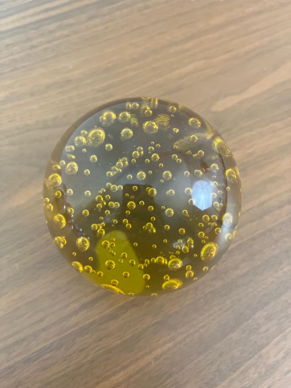 20th century French Blown Glass Paperweight, 1980s For Sale 3