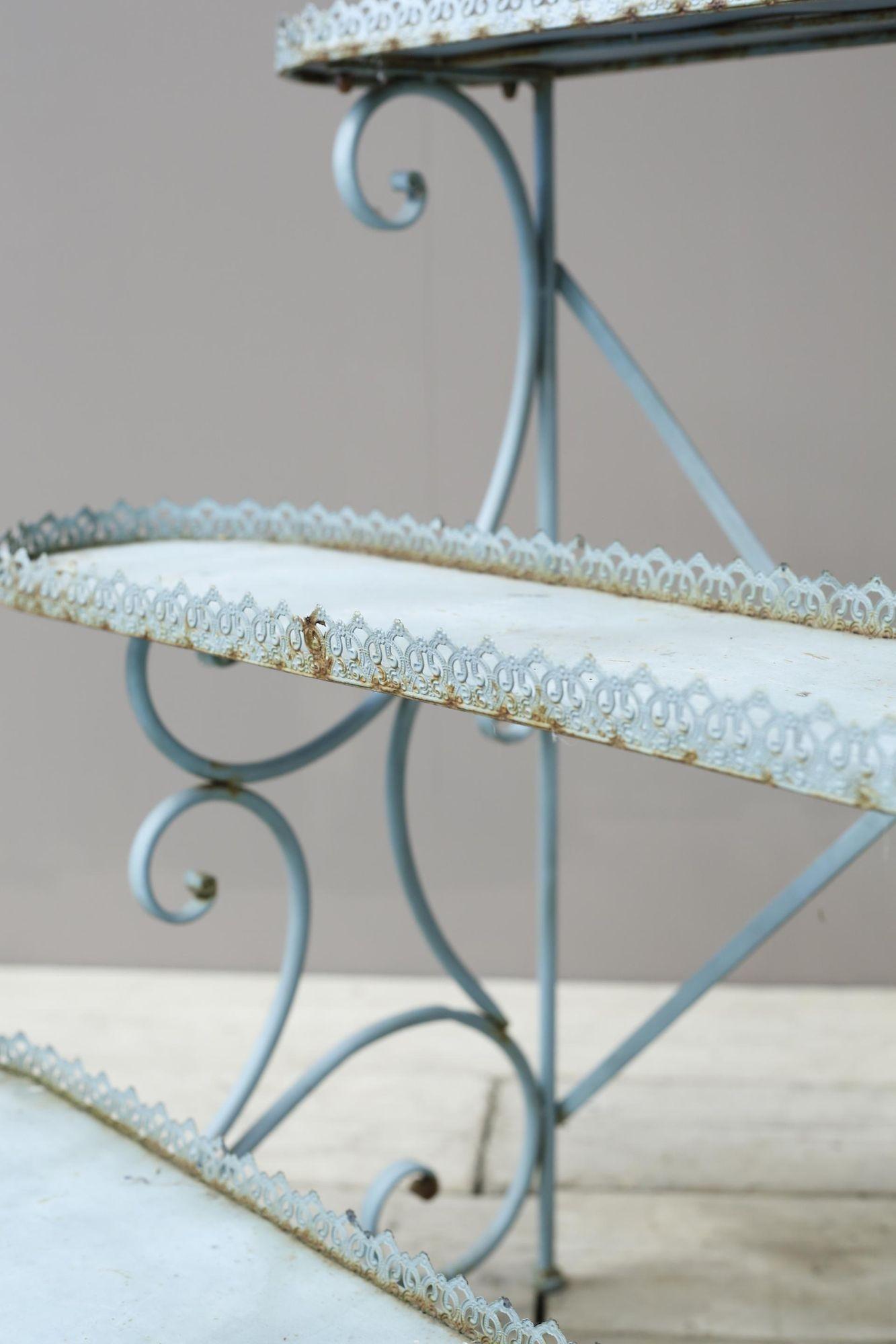 20th century French blue painted flower stand In Excellent Condition In Malton, GB