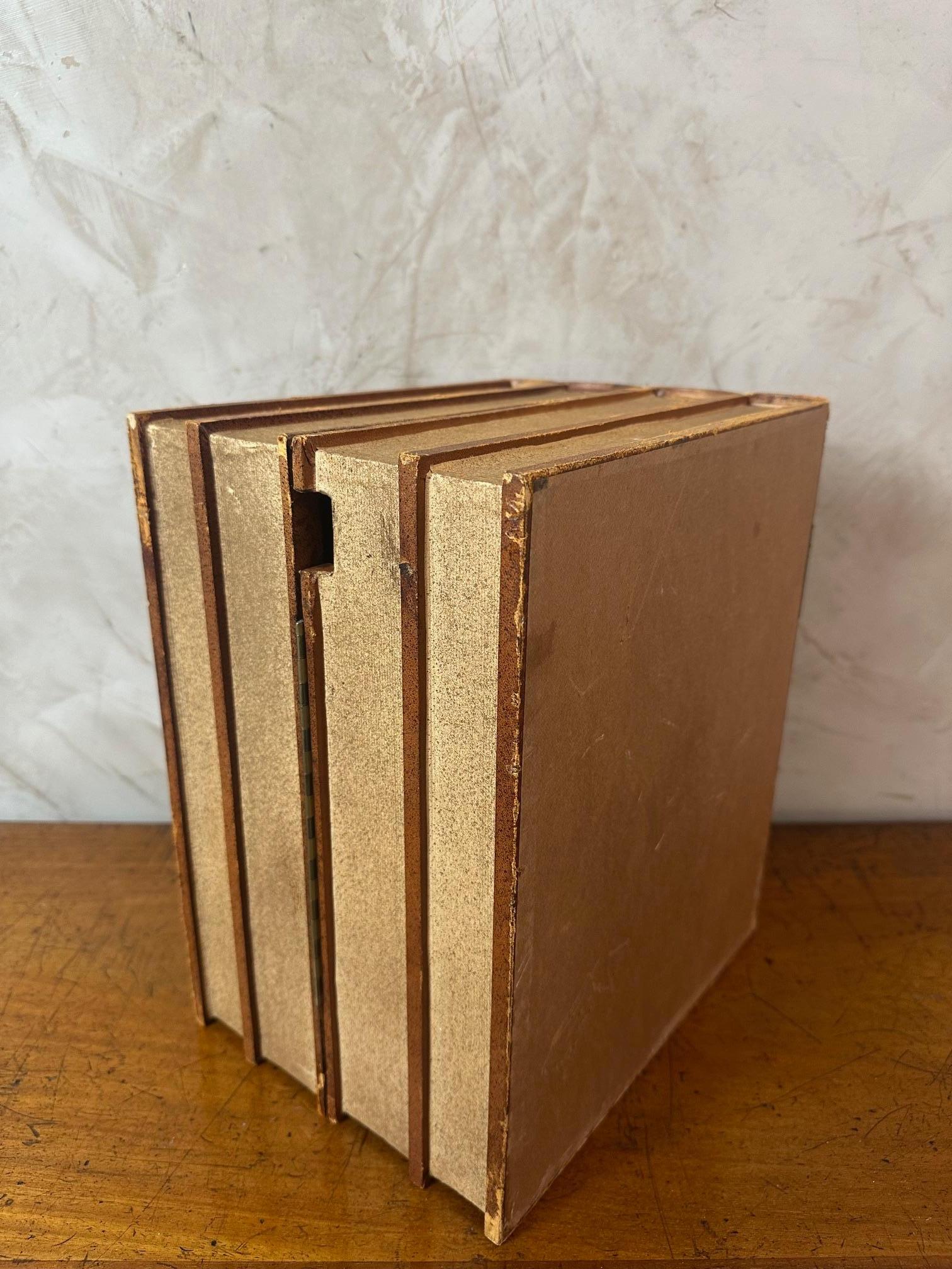 20. Jahrhundert Französisch Bücher Secret Box, 1950er Jahre im Angebot 3