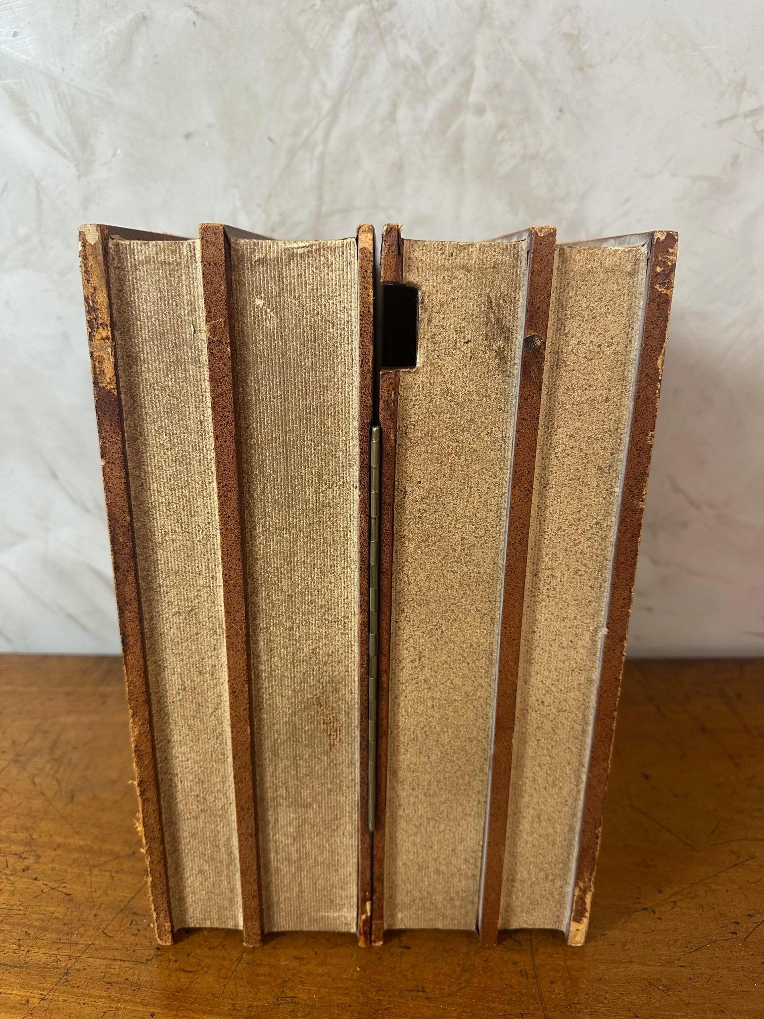20. Jahrhundert Französisch Bücher Secret Box, 1950er Jahre im Angebot 4