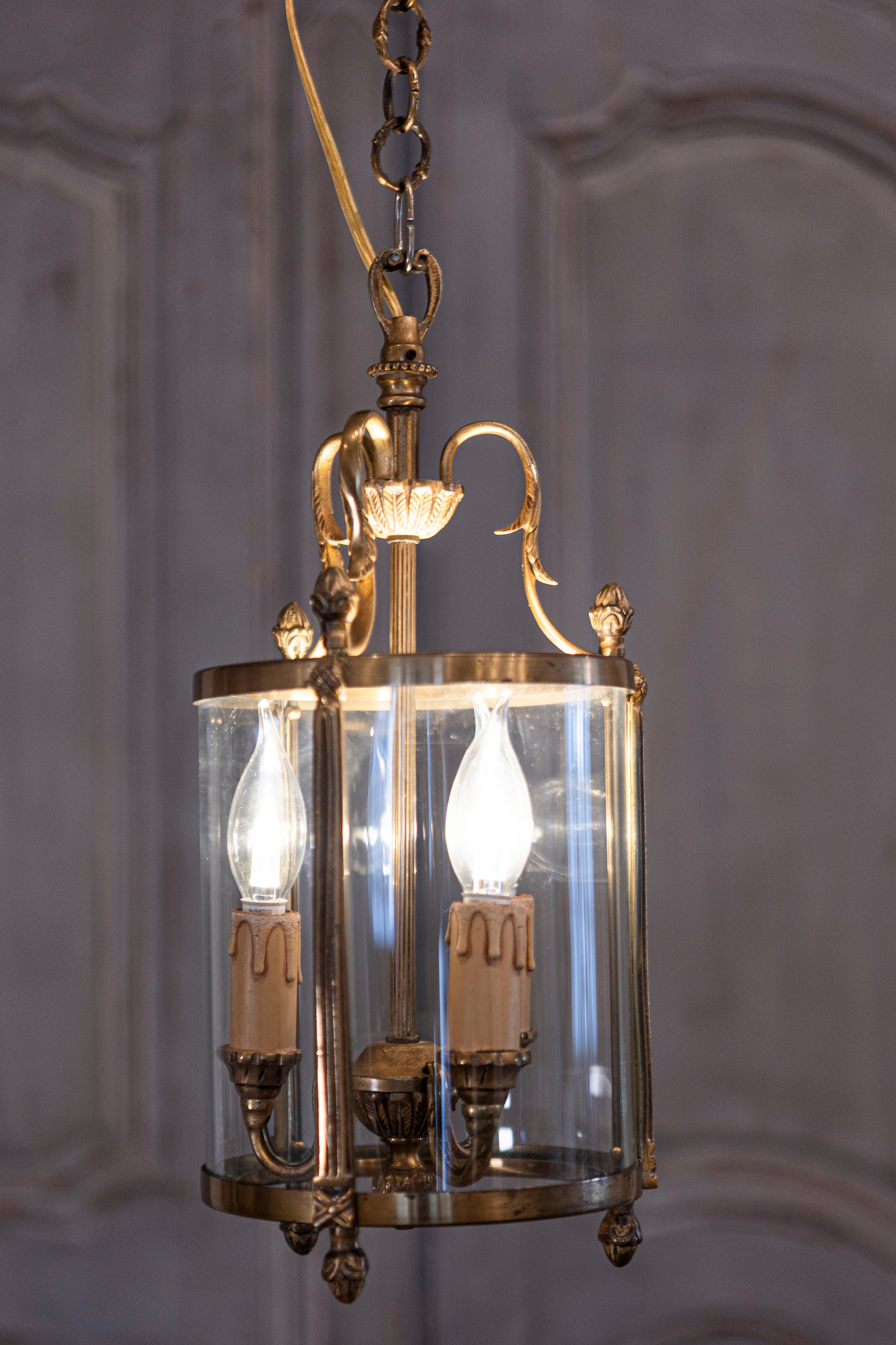Lanterne en laiton et verre du 20e siècle Bon état - En vente à Atlanta, GA