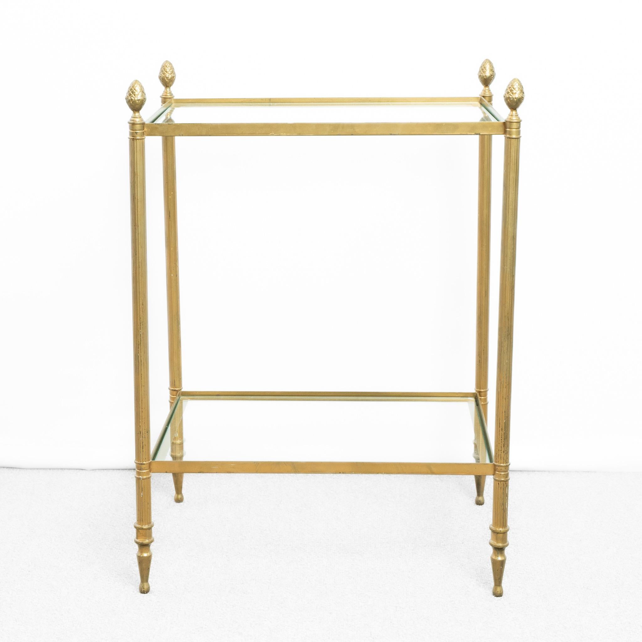 Fait main Table d'appoint en laiton et verre du 20e siècle en vente