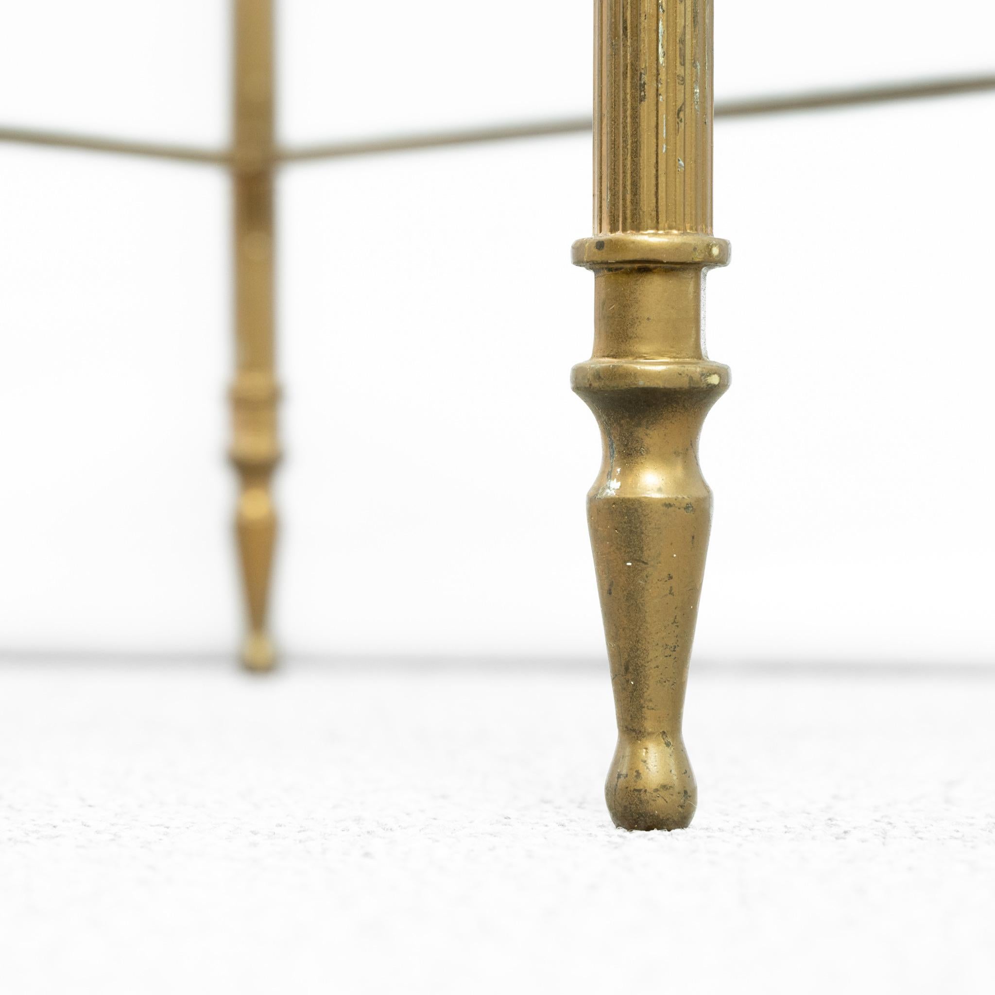 Table d'appoint en laiton et verre du 20e siècle Bon état - En vente à Southampton, GB