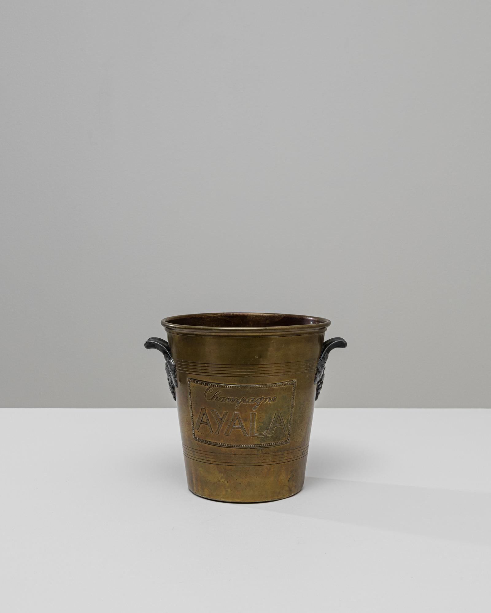 Seau à champagne en laiton français du 20e siècle en vente 1