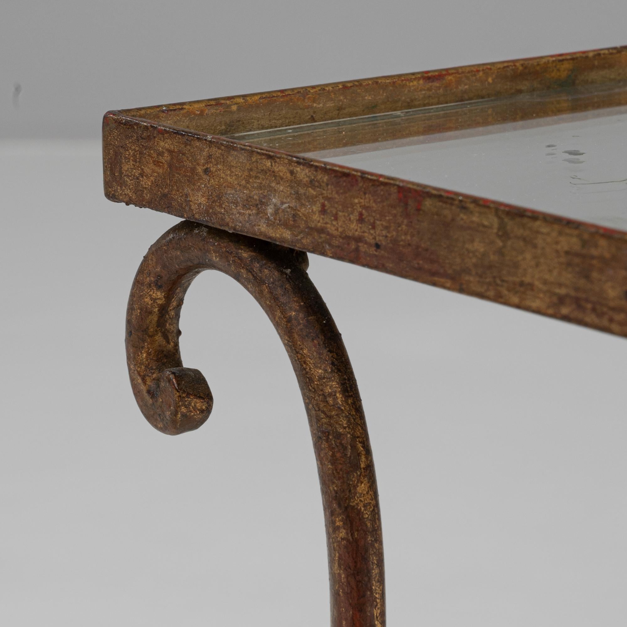 Table basse en laiton du 20e siècle avec plateau en verre en vente 3