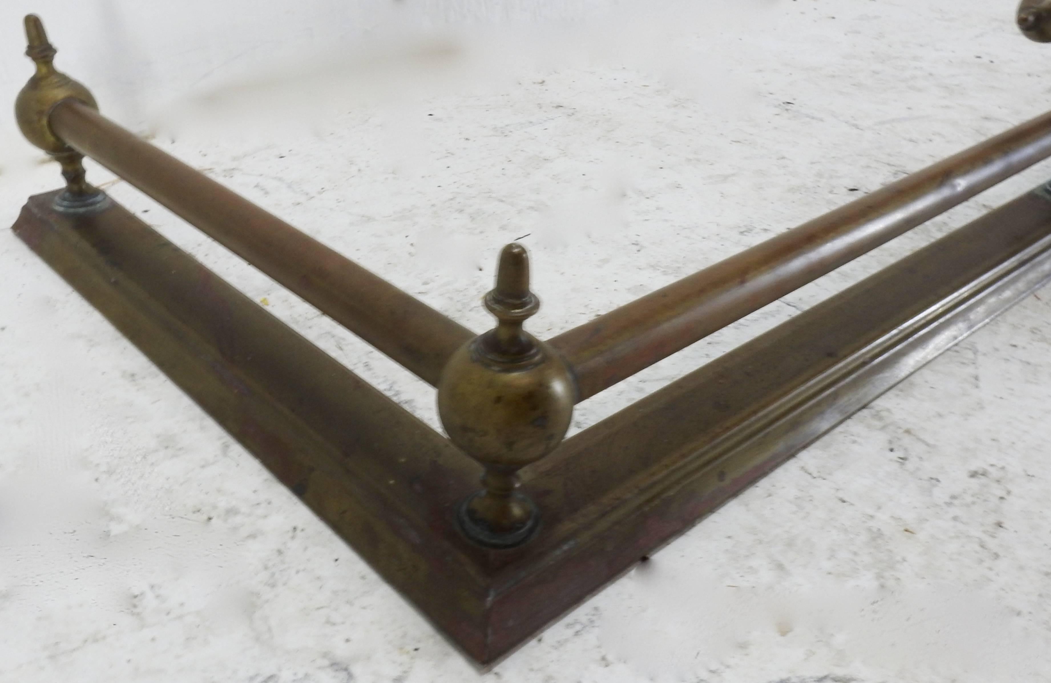 20th Century French Brass Fireplace Fender For Sale 2