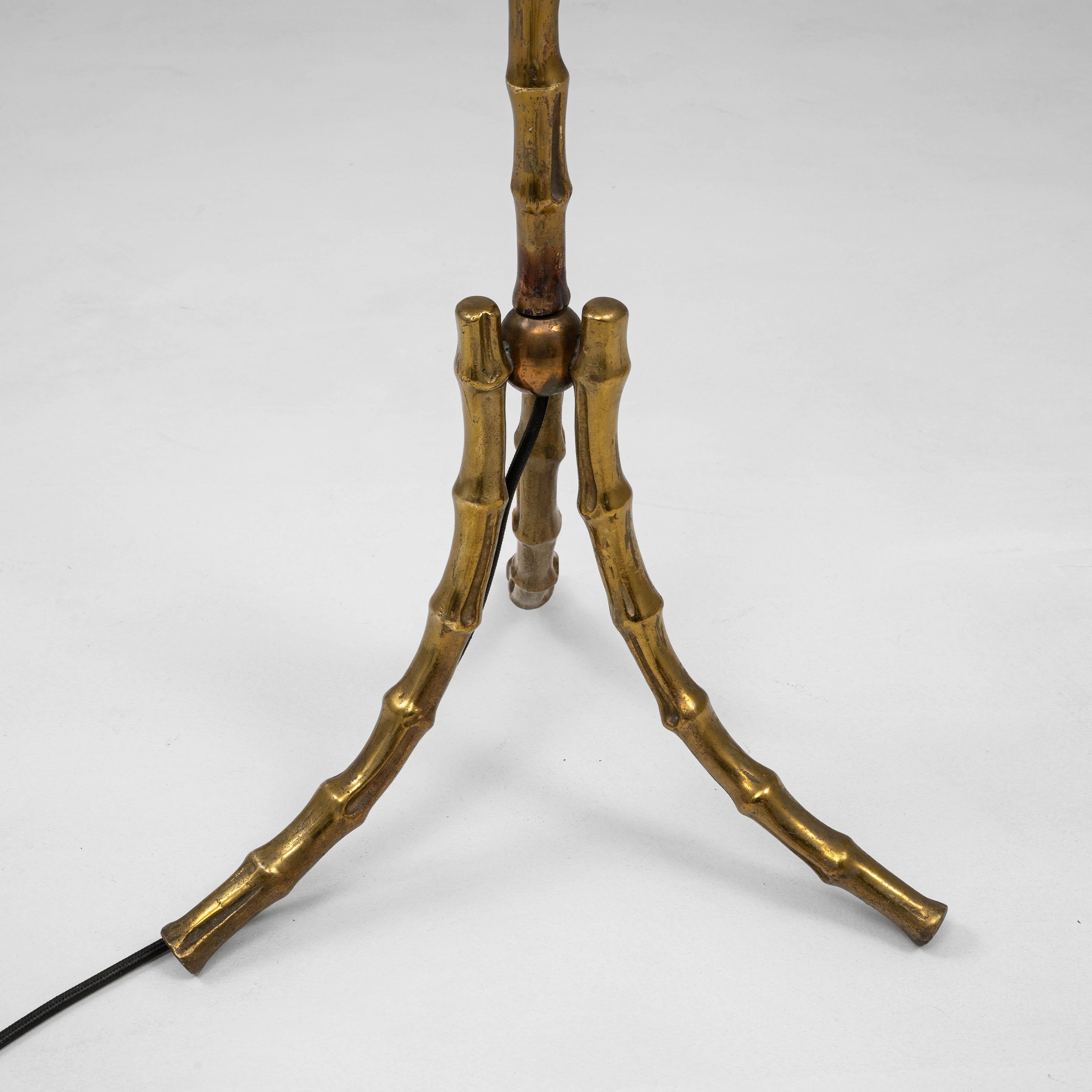 Französische Messing-Stehlampe des 20. im Angebot 6
