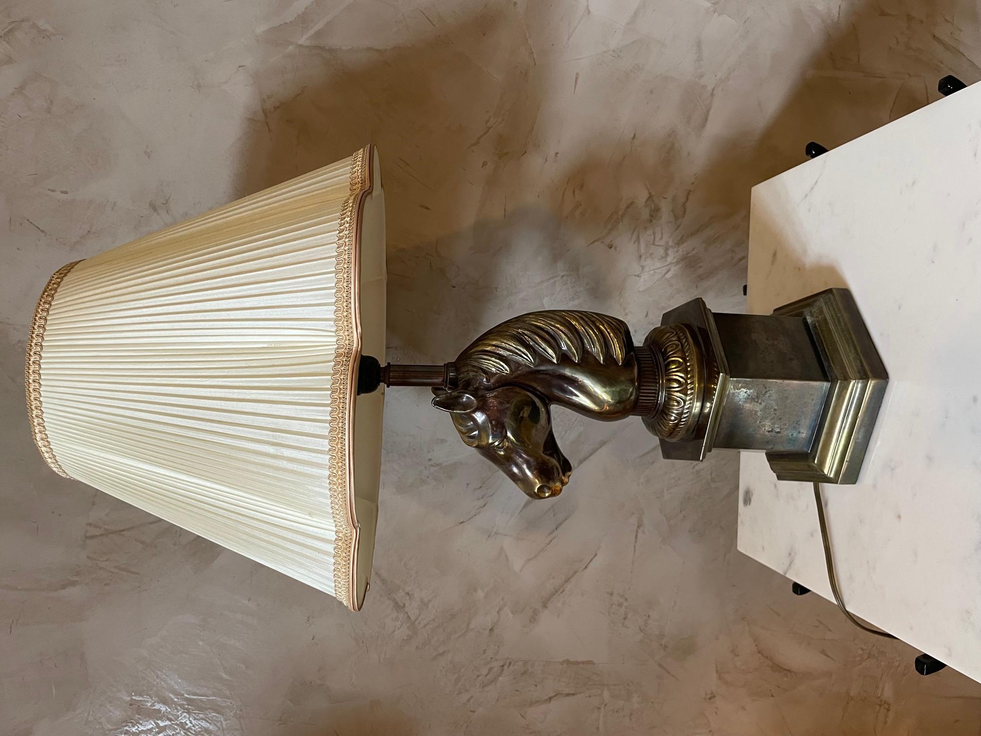 Lampe de bureau française du XXe siècle à tête de cheval en laiton, années 1960 en vente 2
