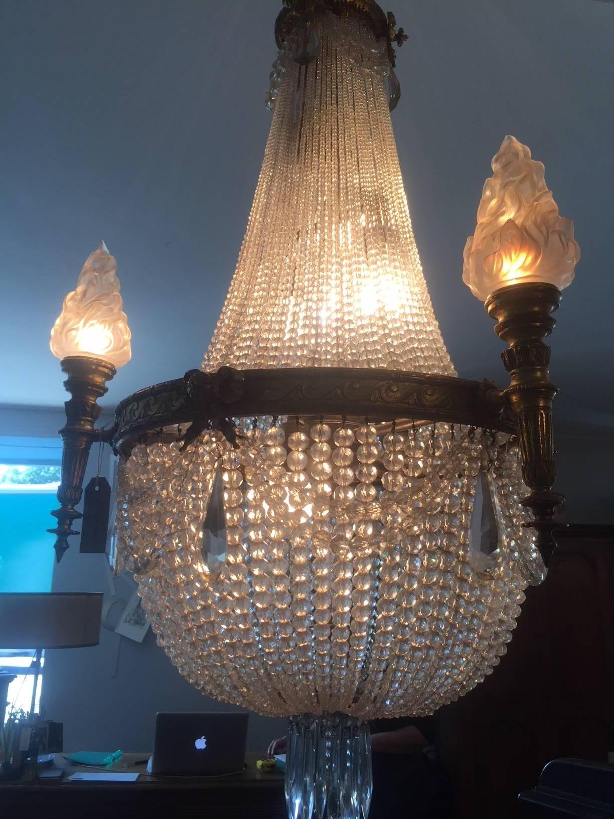 20th Century French Bronze Balloon Chandelier with Cristal and Glass Pendants In Good Condition For Sale In LEGNY, FR