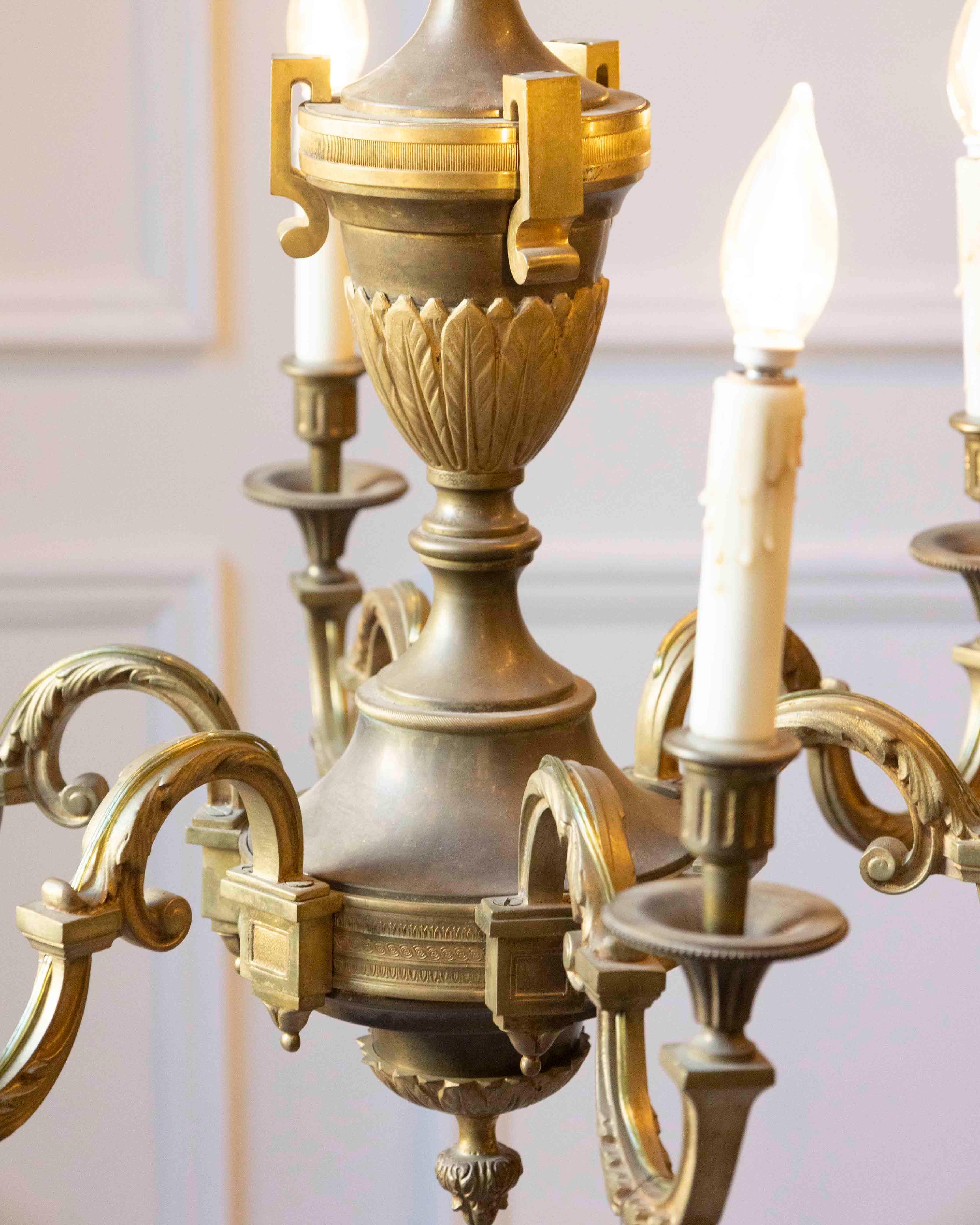 20th-Century French Bronze Chandelier with Classical Motifs In condizioni buone in vendita a Atlanta, GA