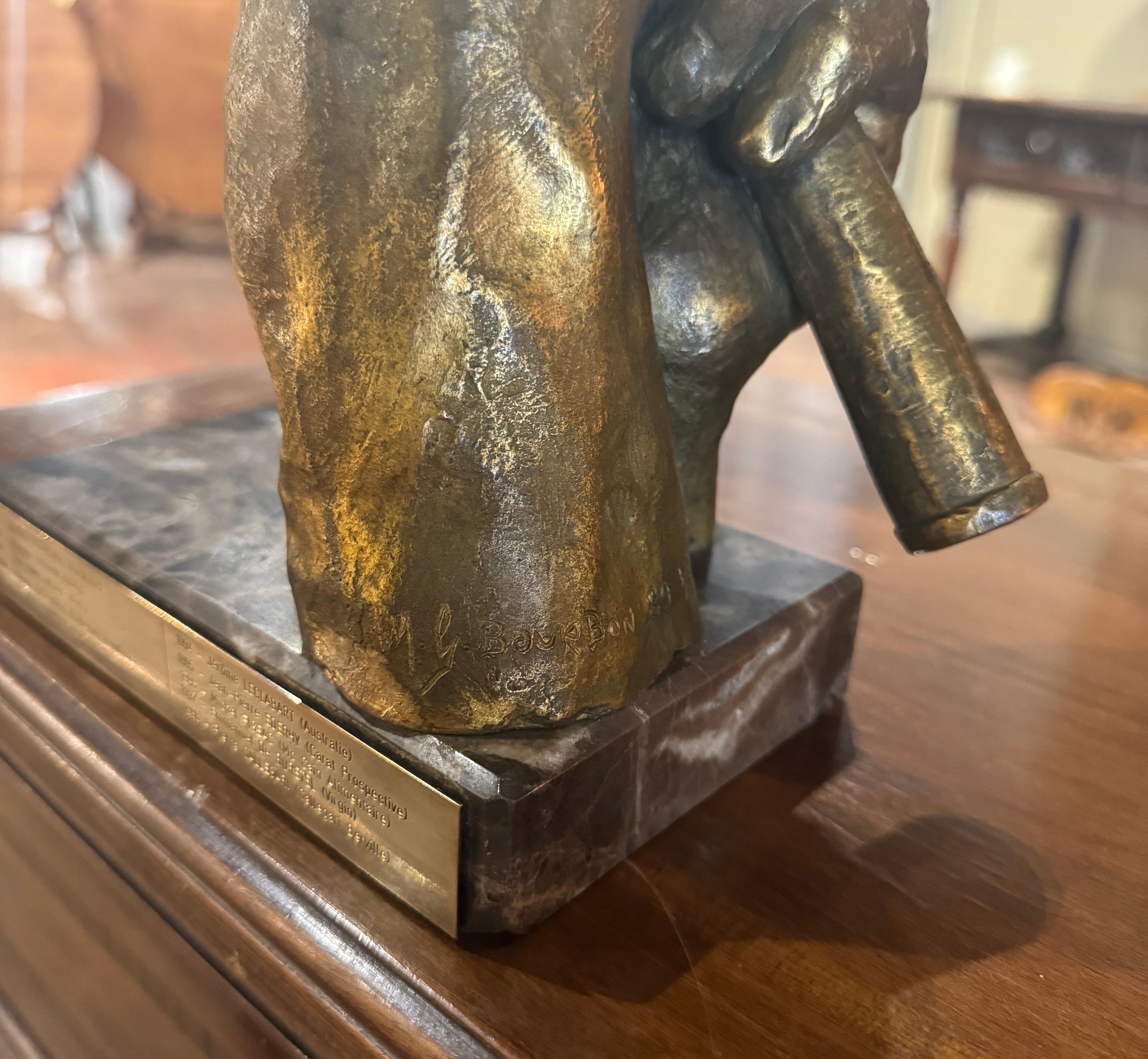 Francese Scultura di golf francese del XX secolo in bronzo su base di marmo firmata M. I. Bourbon in vendita